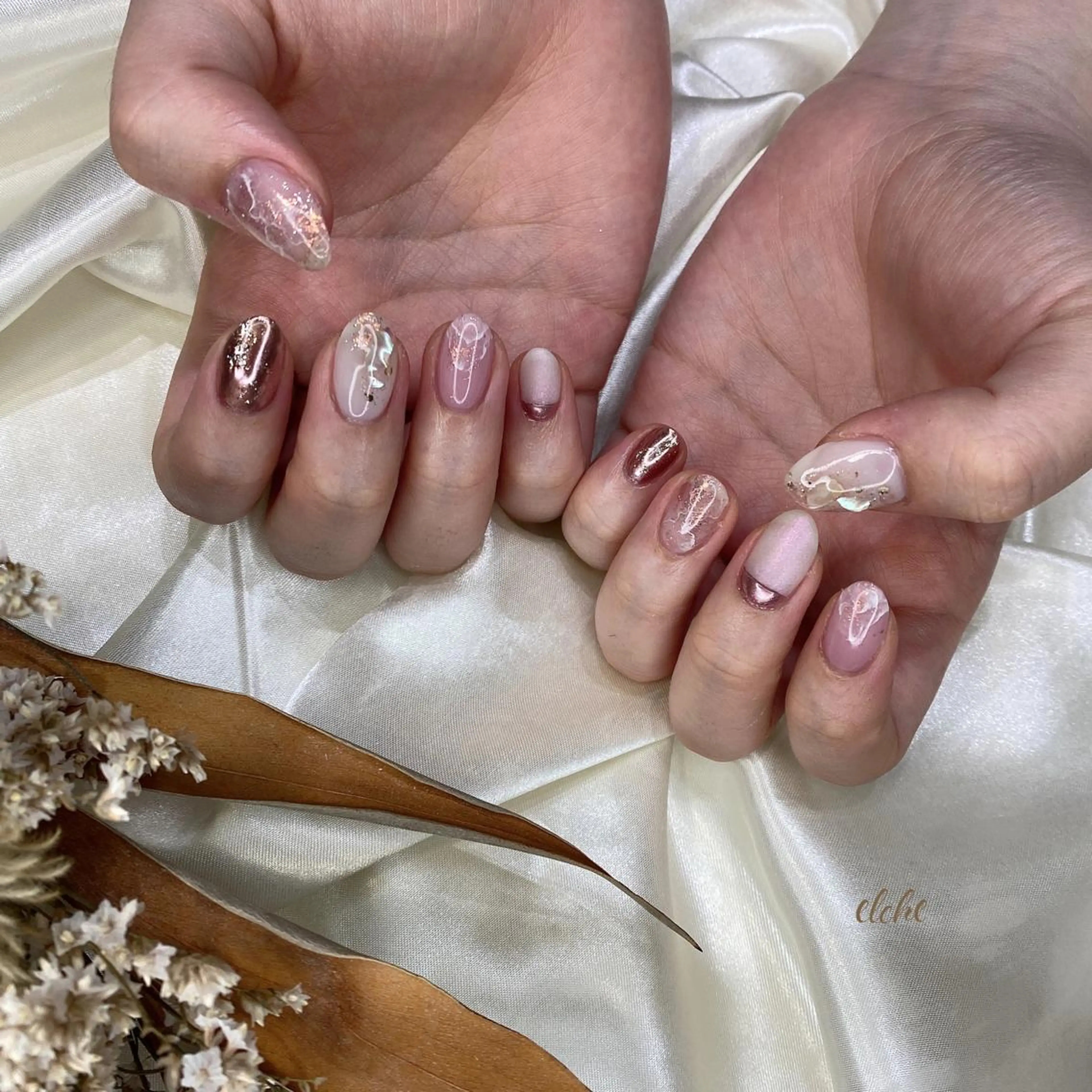 ネイル ハンドネイル 西岡 杏のネイルデザイン