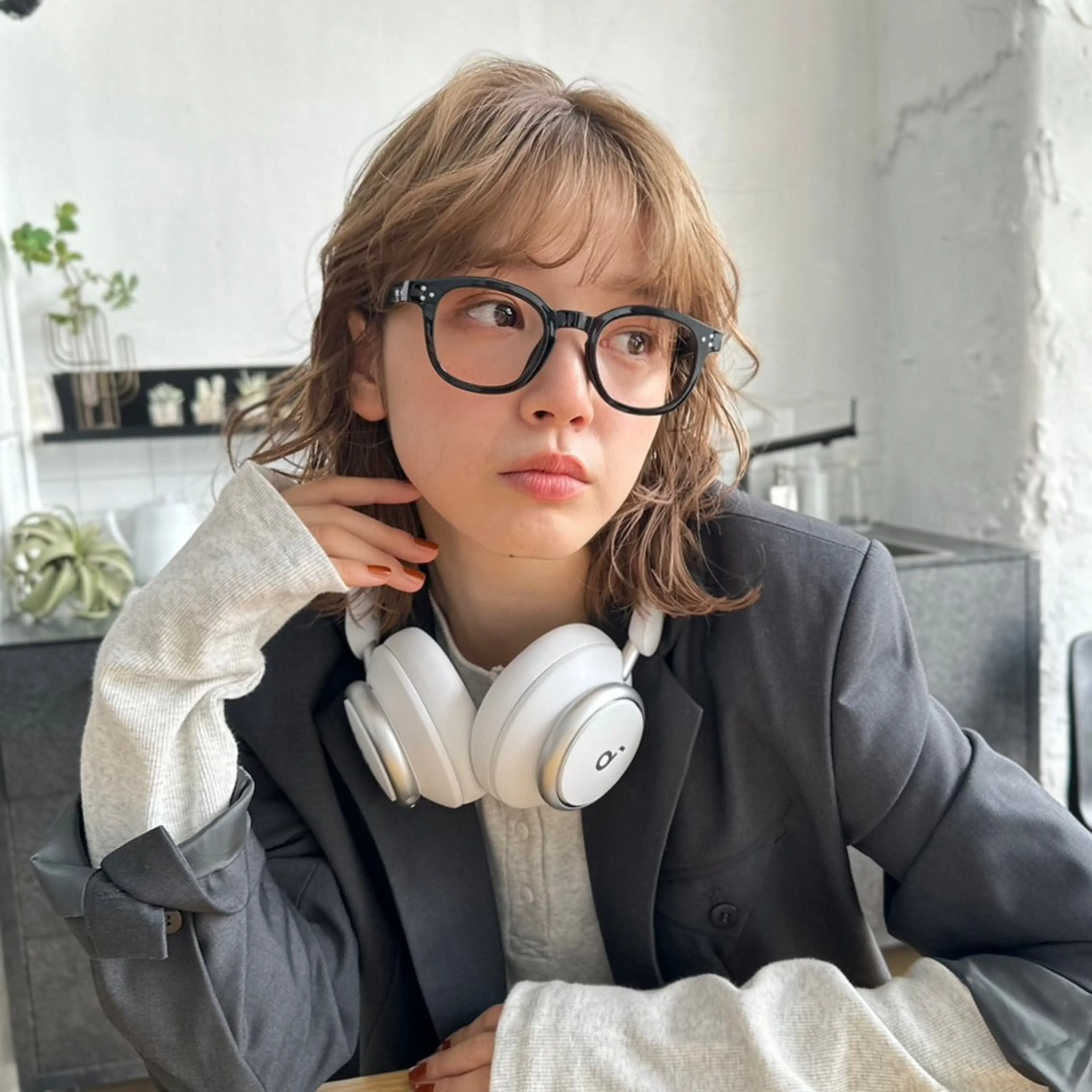 ミディアム パーマ けんもつ すずかのヘアスタイル
