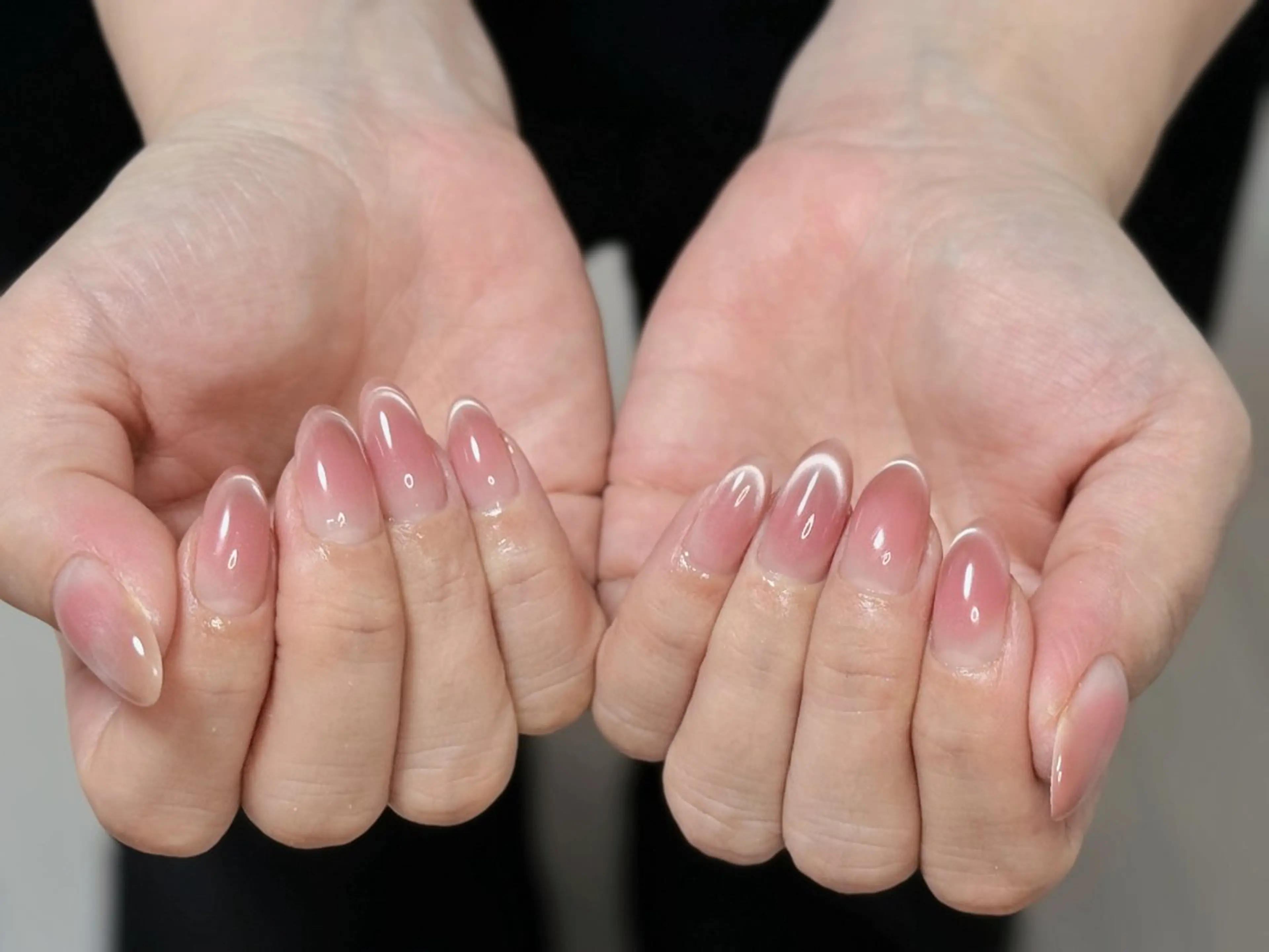 ネイル アートネイル オーロラネイル チークネイル フレンチネイル ガラスフレンチ ハンドネイル 🎀YooLi Nail salonのネイルデザイン