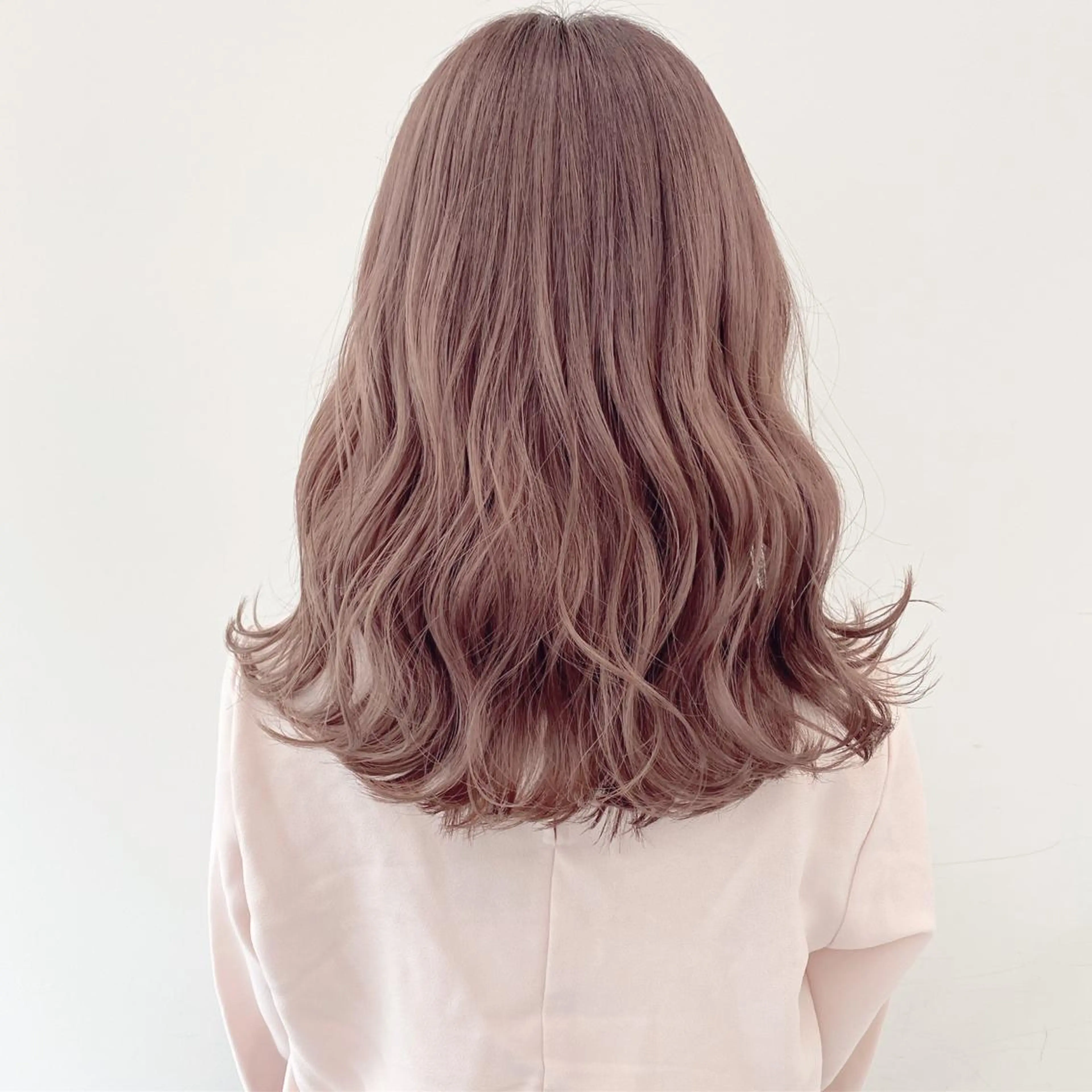 ミディアム カラー ベージュカラー ダブルカラー ピンクカラー ピンクベージュ 【ブリーチカラー】 🌈ALIVE若山葵のヘアスタイル