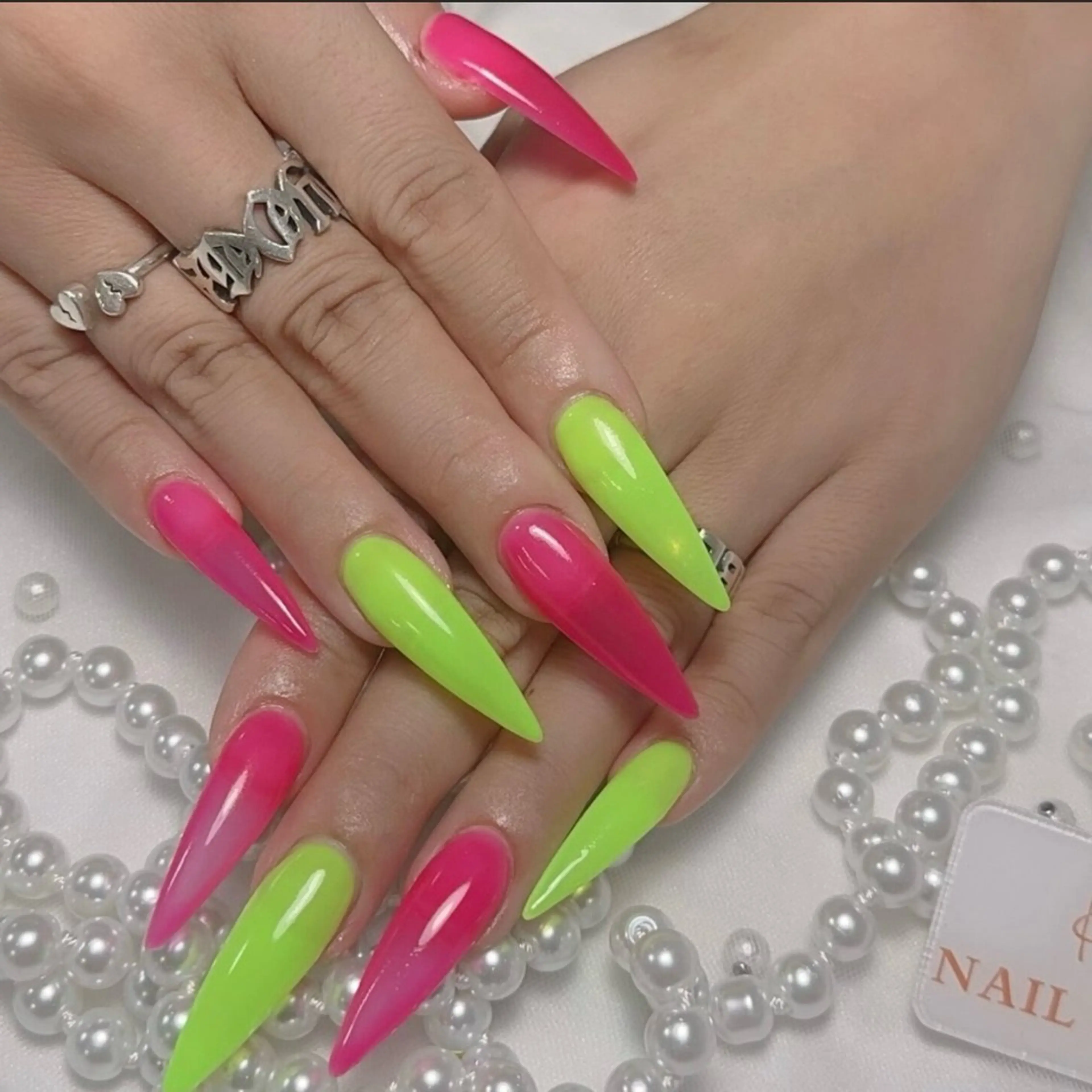 ネイル アートネイル フレンチネイル ジェルネイル グラデーション 韓国ネイル ハンドネイル 💕鈴木ユリ パラジェル/オフ無料のネイルデザイン