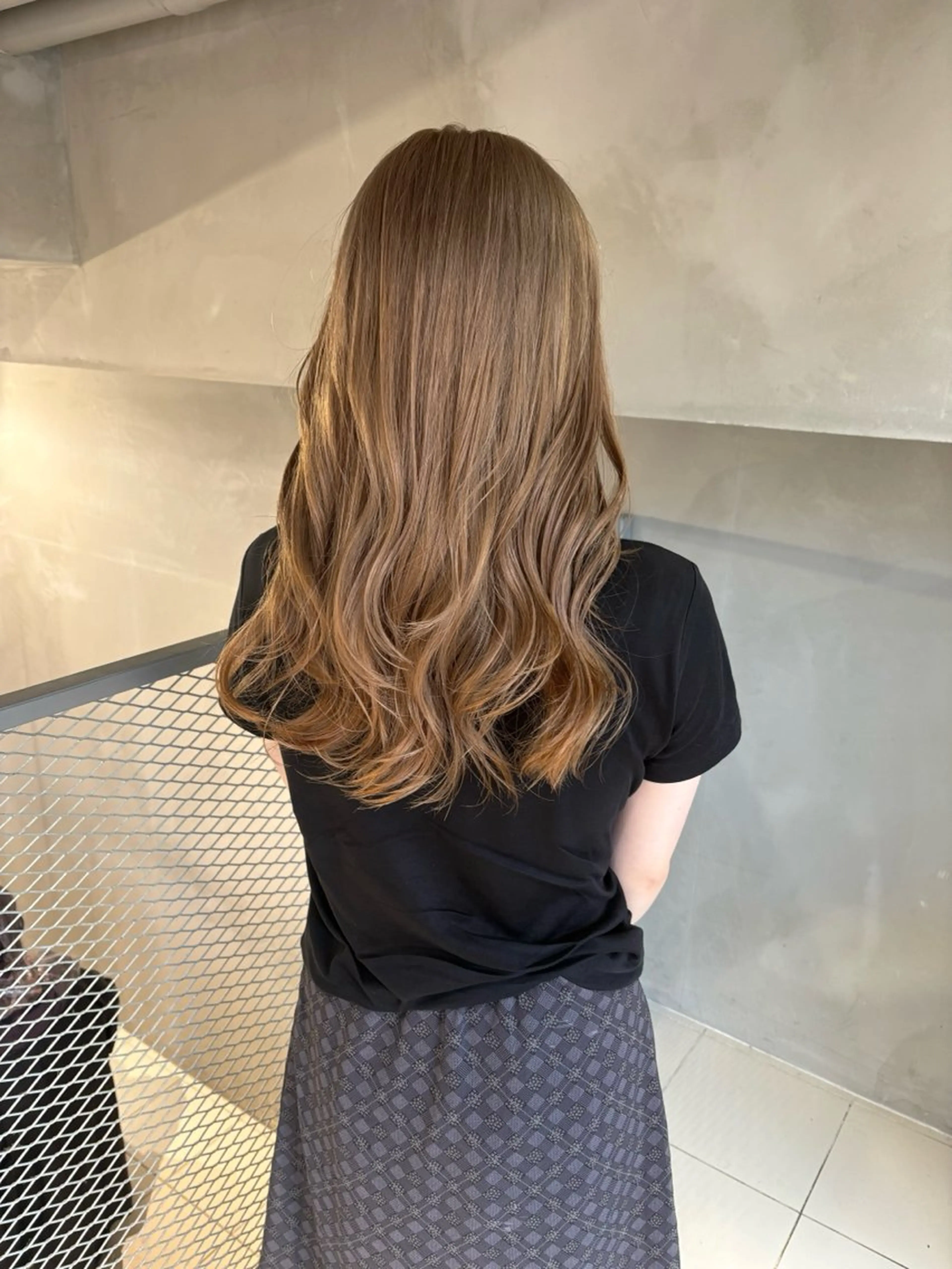 ロング カラー ベージュカラー ブリーチ カット ヘアカラー 透明感カラー🫧 nanohaのヘアスタイル