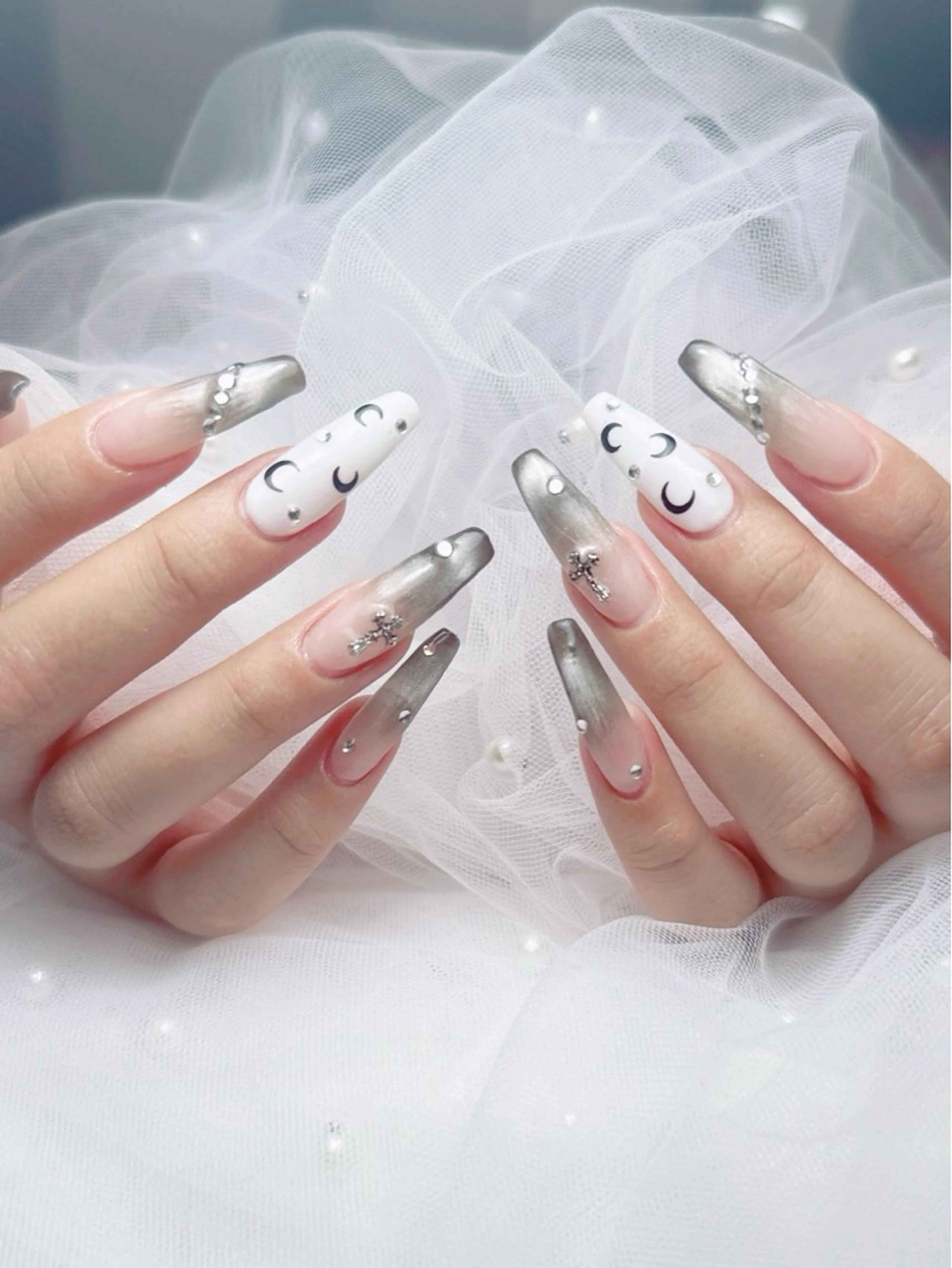 ネイル フレンチネイル ジェルネイル ハート 韓国ネイル マグネットネイル ネイルサロン lotusのネイルデザイン