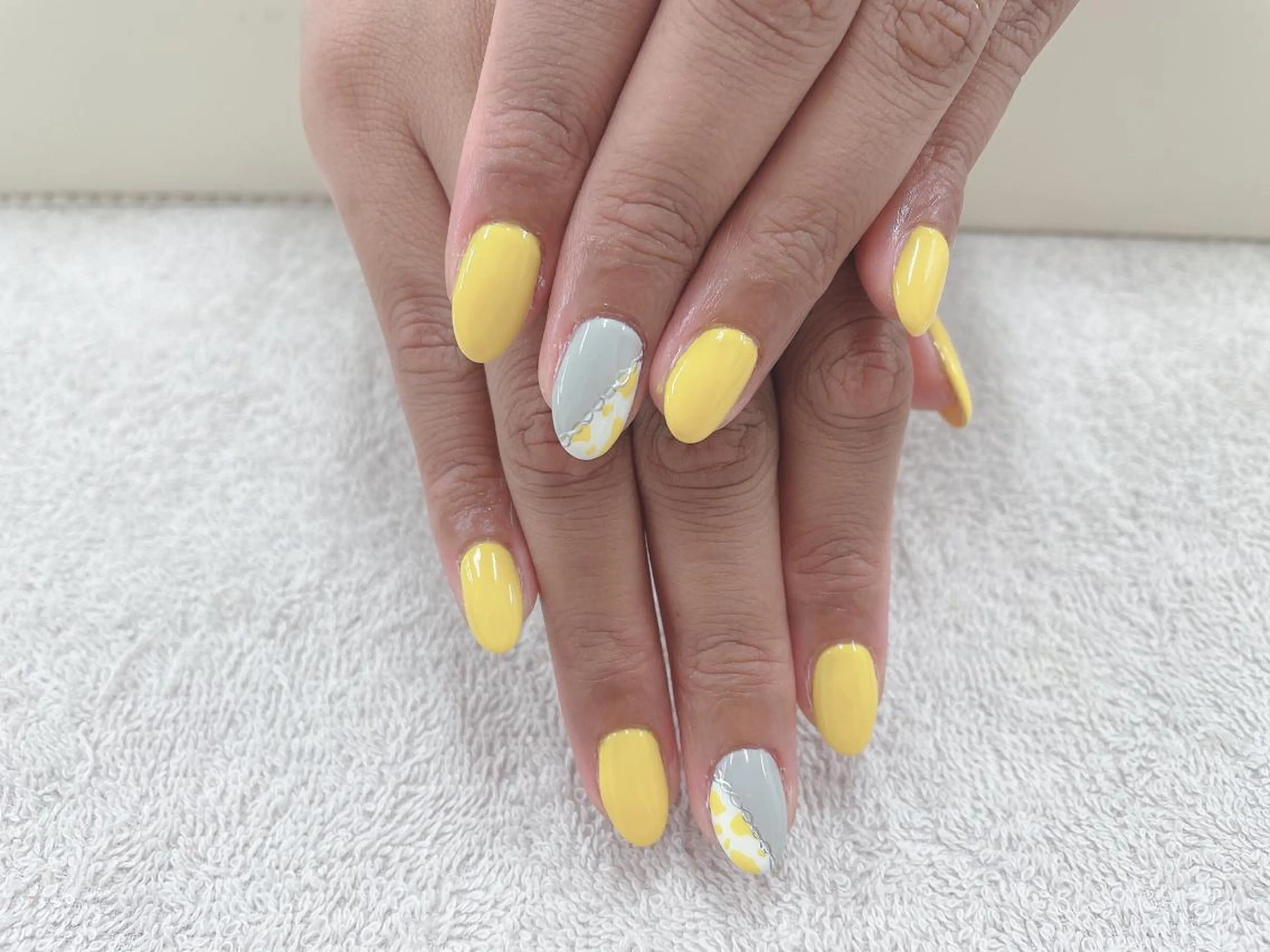 ネイル シルバー ハンドネイル Bianca SAITO🌺のネイルデザイン