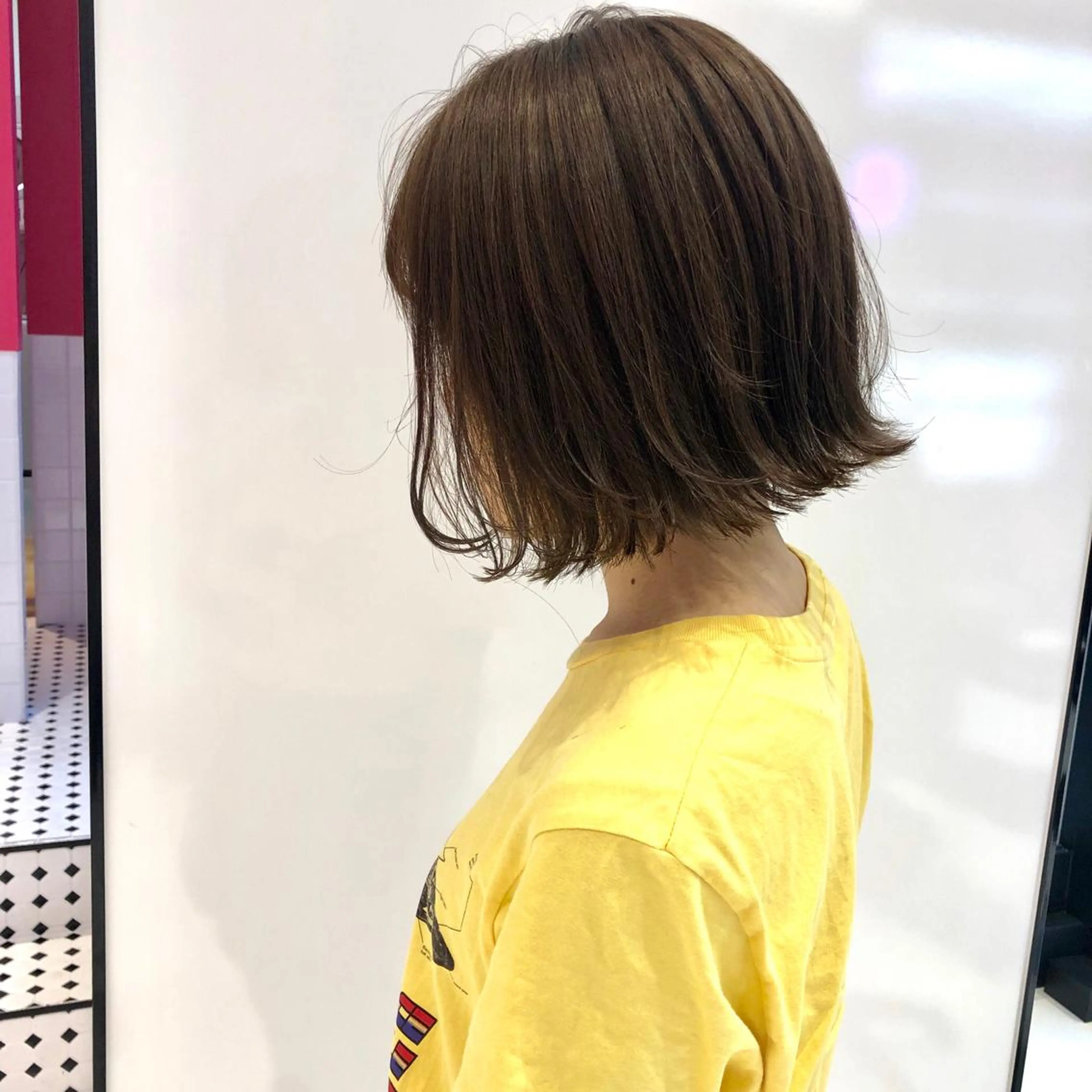 ショート カラー 切りっぱなしボブ アッシュ ベージュカラー イルミナカラー ボブ 相川 愛実のヘアスタイル
