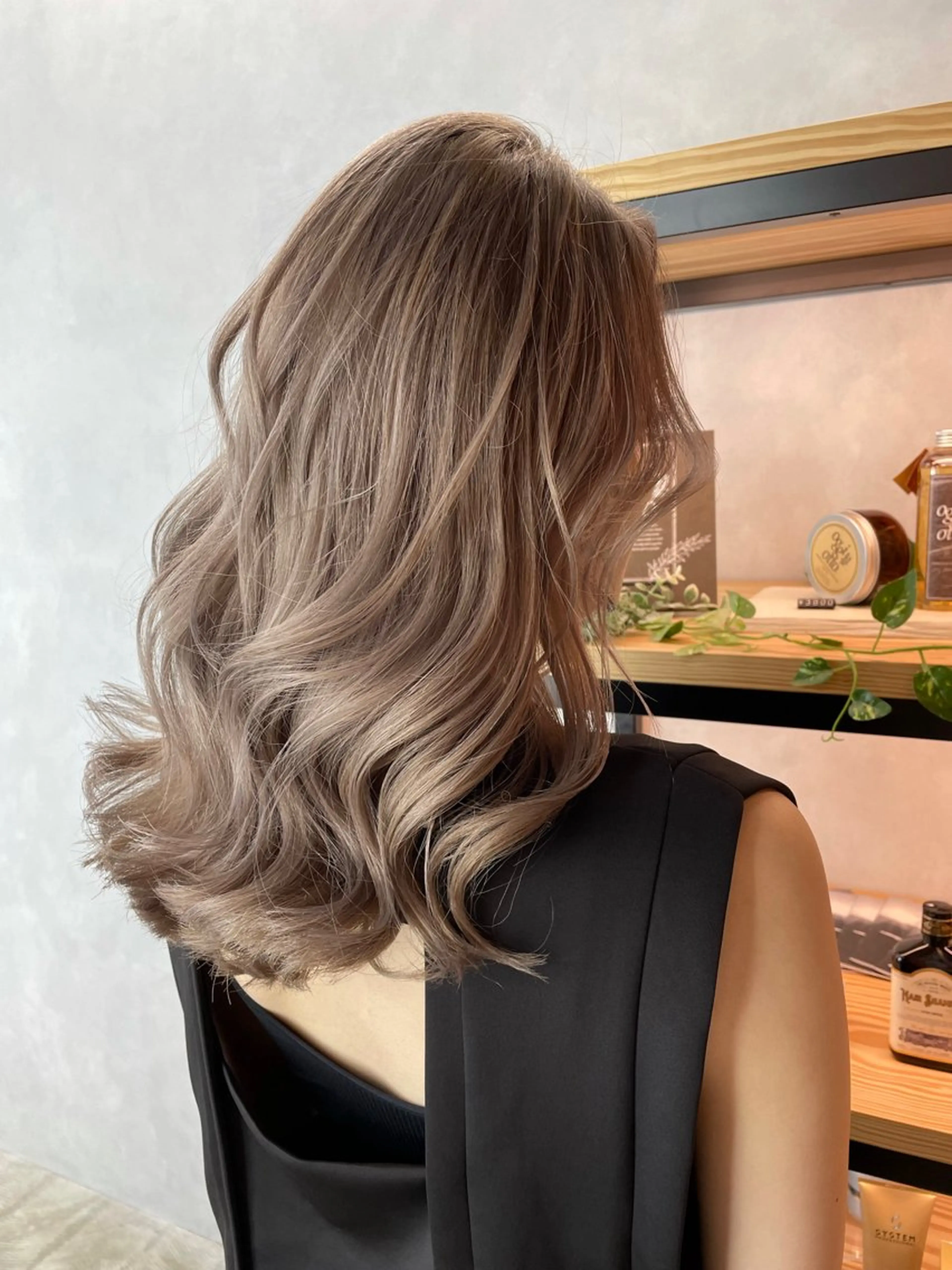 ロング カラー カット ヘアカラー トリートメント ヘアセット 💜ハイトーン💛 マジカルかいちゃんのヘアスタイル