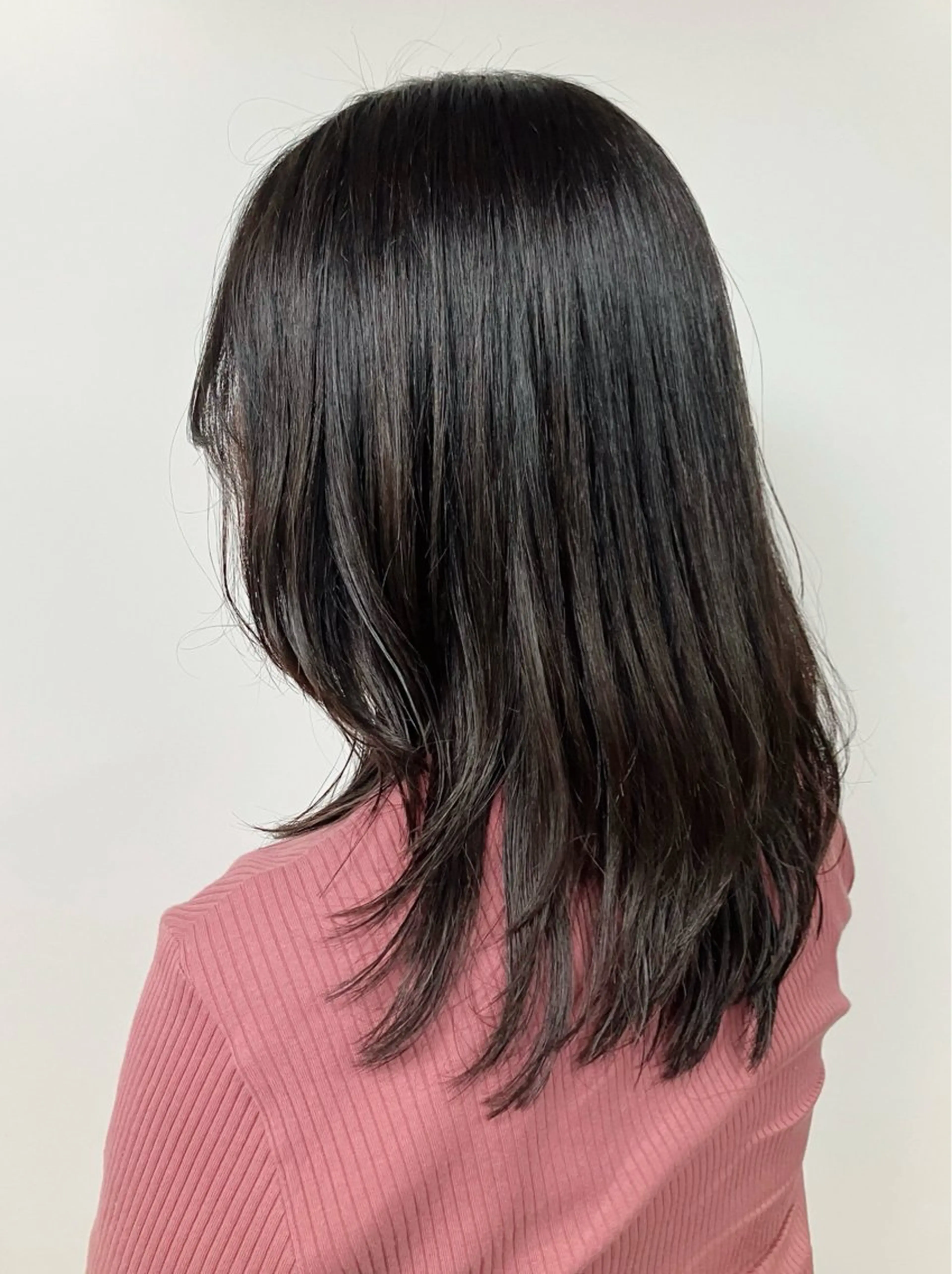 ミディアム ショートボブ ミディアムレイヤー ボブ レイヤーカット 似合わせカット fumikaブリーチ /ウルフのヘアスタイル