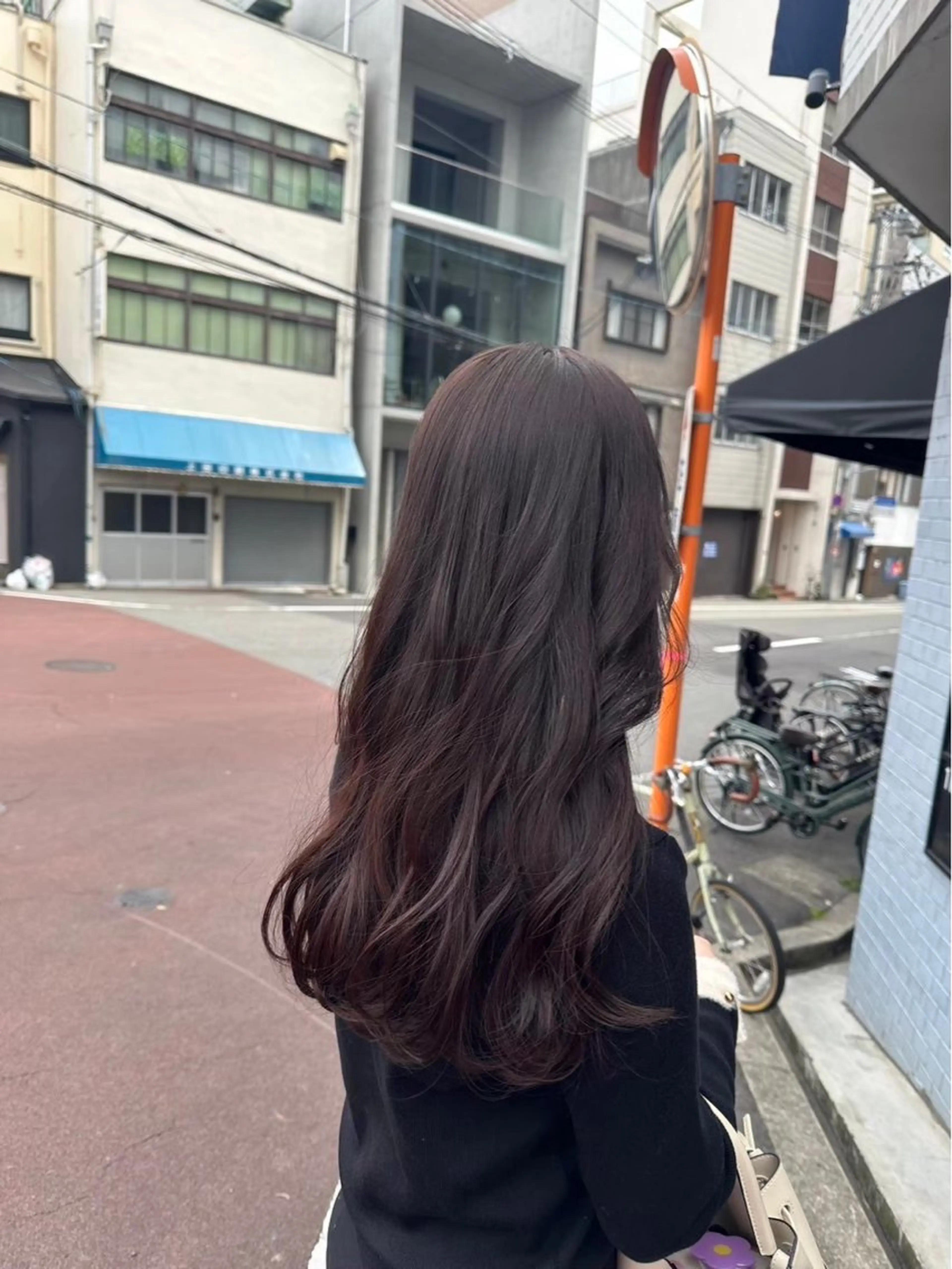 ロング ヘアカラー 柿本 ひなのヘアスタイル