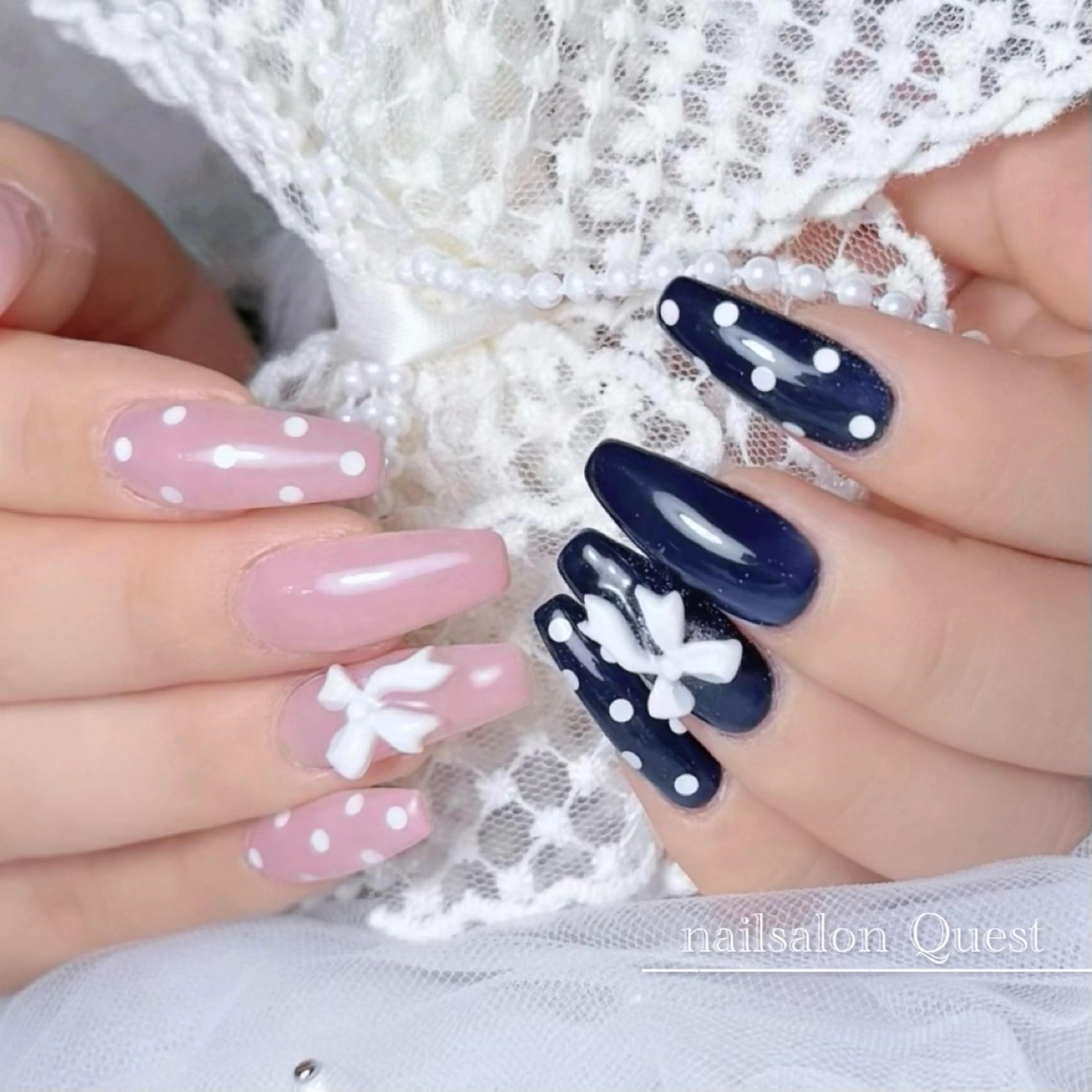 ネイル ドット ロングネイル ネイビー ピンク ハンドネイル nailsalon Questのネイルデザイン