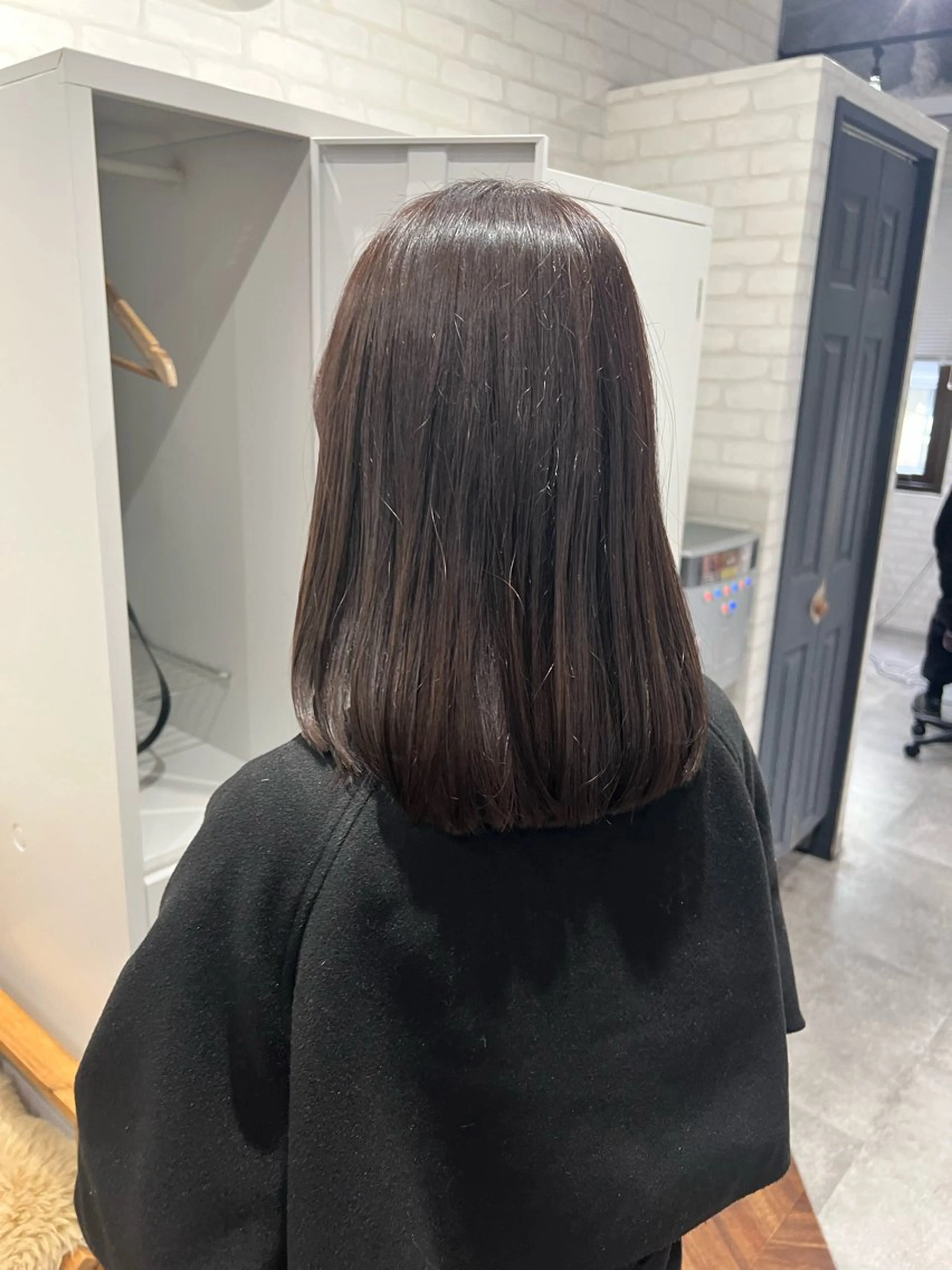 ミディアム カット ヘアカラー トリートメント 🌿海山龍馬🌿前髪 /顔まわり/レイヤーのヘアスタイル