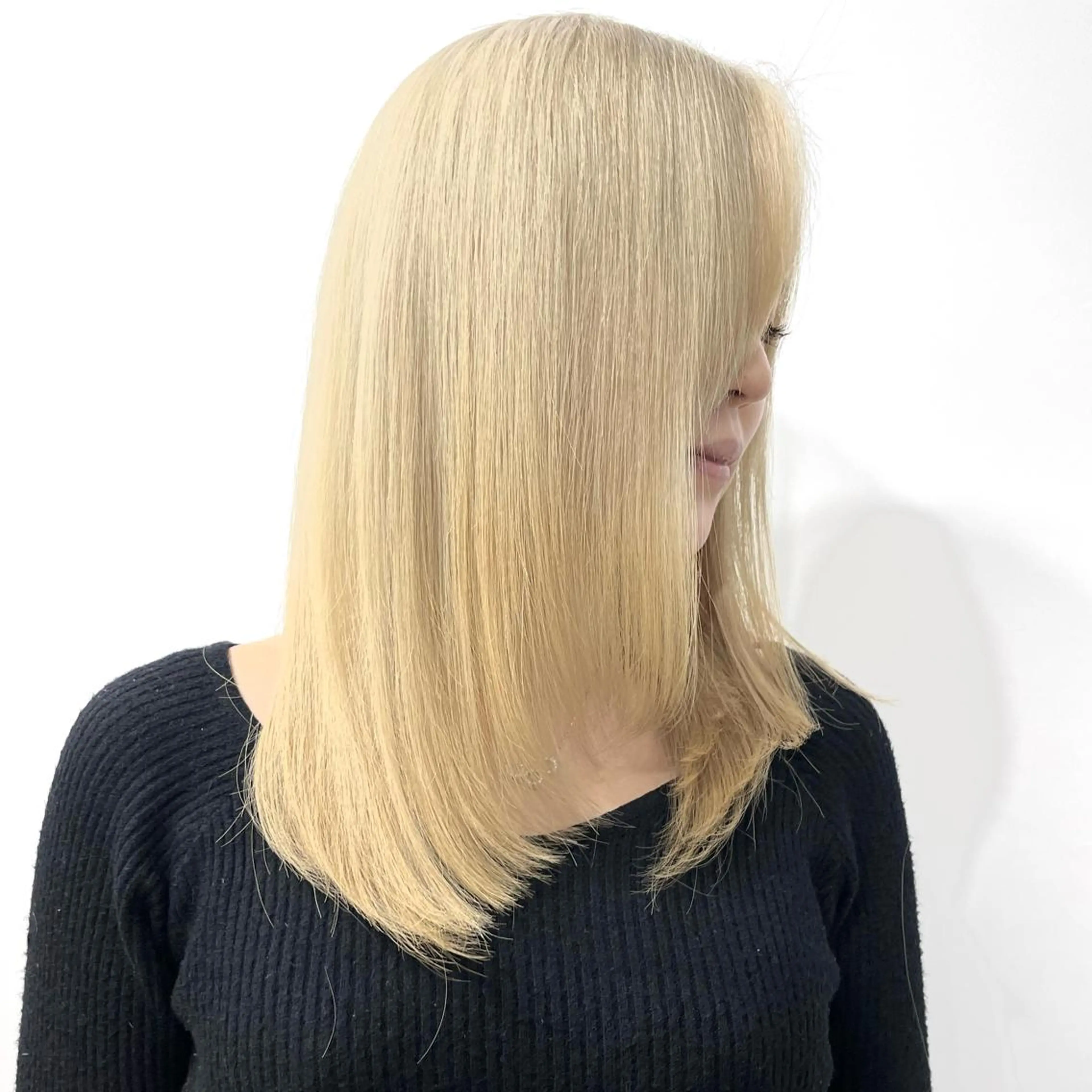 セミロング カラー パーマ ヘアアレンジ メンズ キッズ ネイル マツエク・マツパ アイブロウ メンズインナーカラー メンズ韓国風 黒髪 ブルーカラー ブルーブラック カット ヘアカラー トリートメント 渋谷レイヤーカット❌ 縮毛矯正専門/武田涼のヘアスタイル