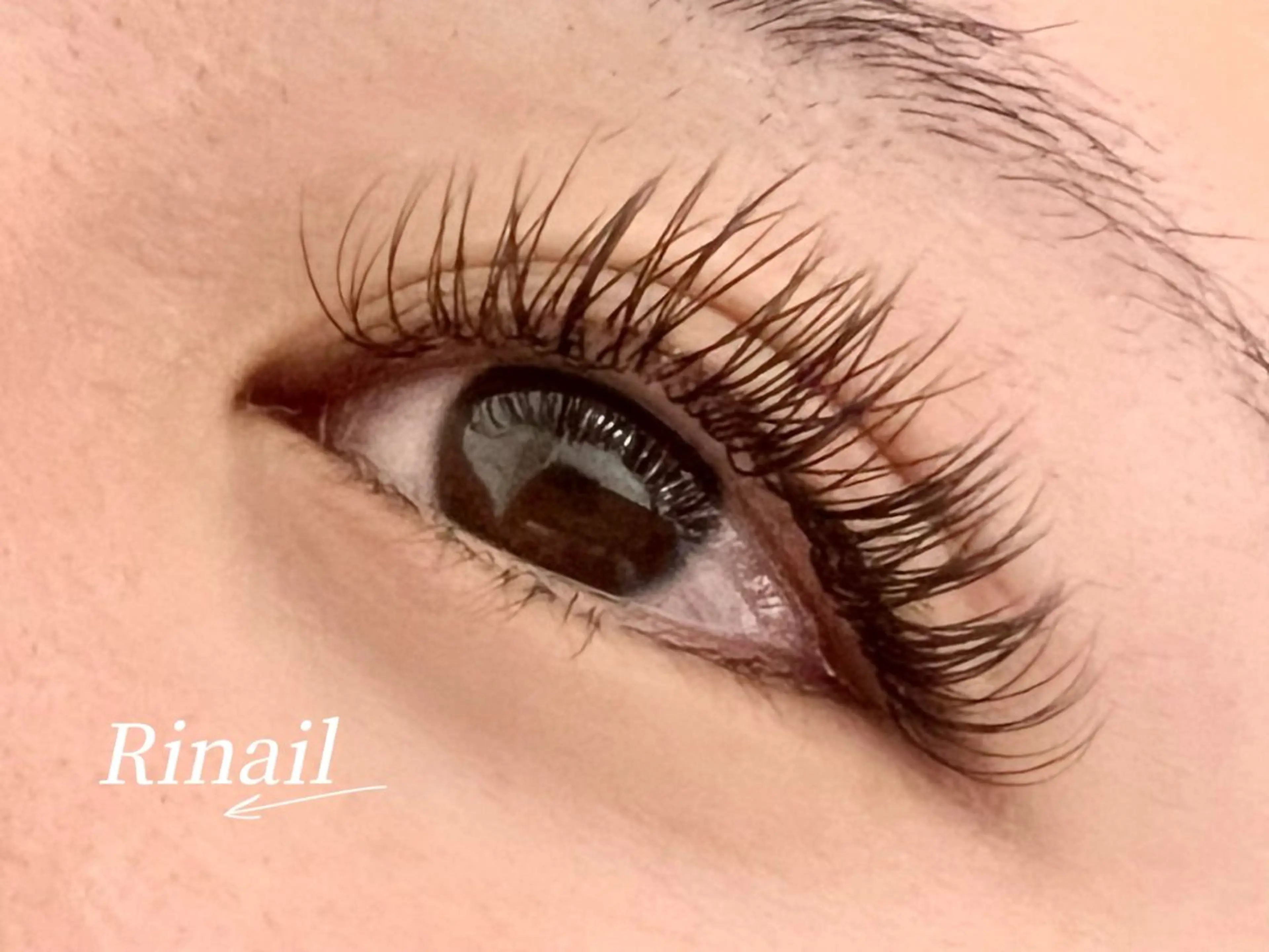 マツエク・マツパ バインドロック フラットラッシュ ナチュラル パリジェンヌラッシュリフト まつげパーマ YK Rinのネイルデザイン