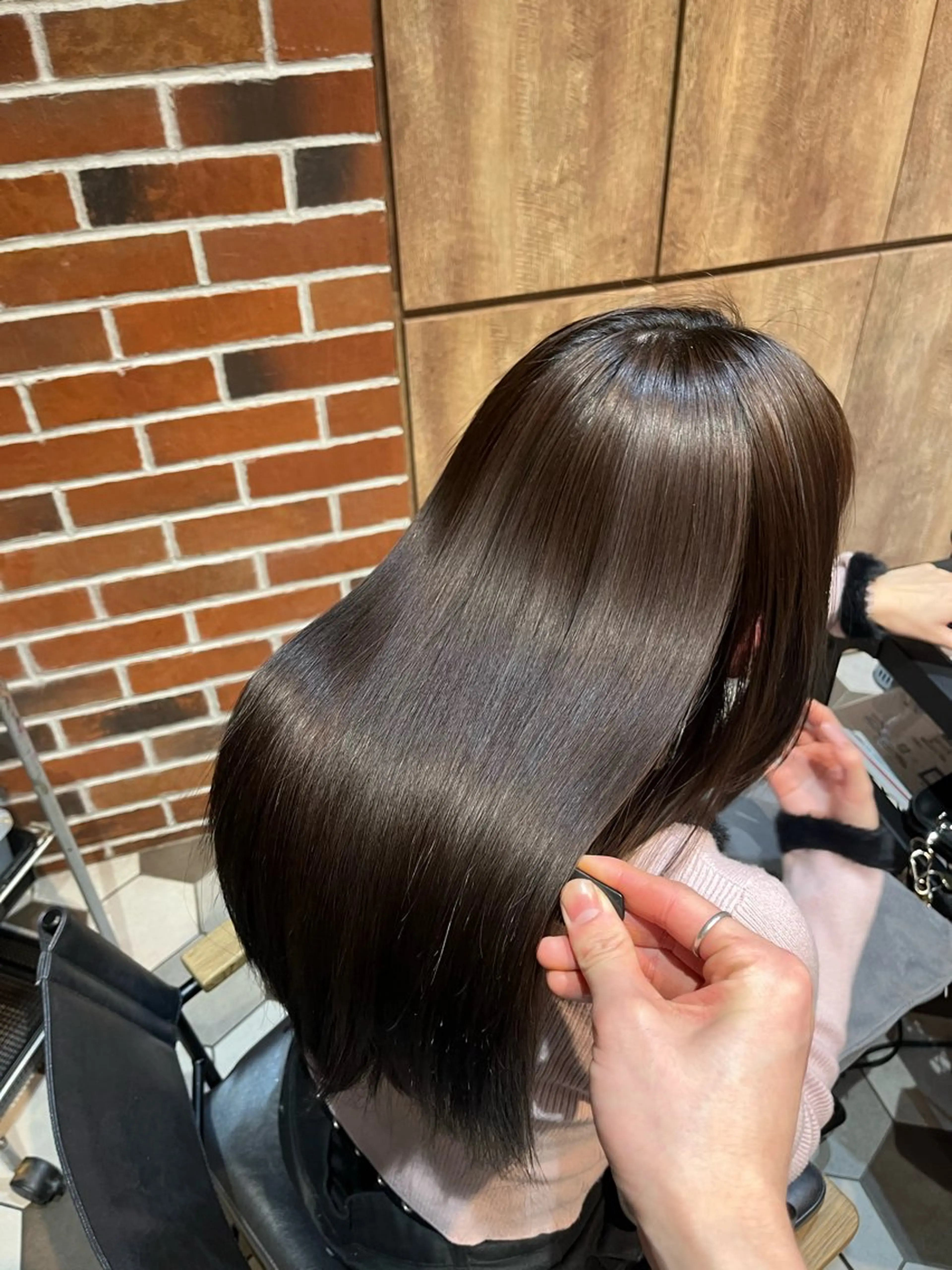 ロング カット ヘアカラー 縮毛矯正 トリートメント 石原 悠貴のヘアスタイル