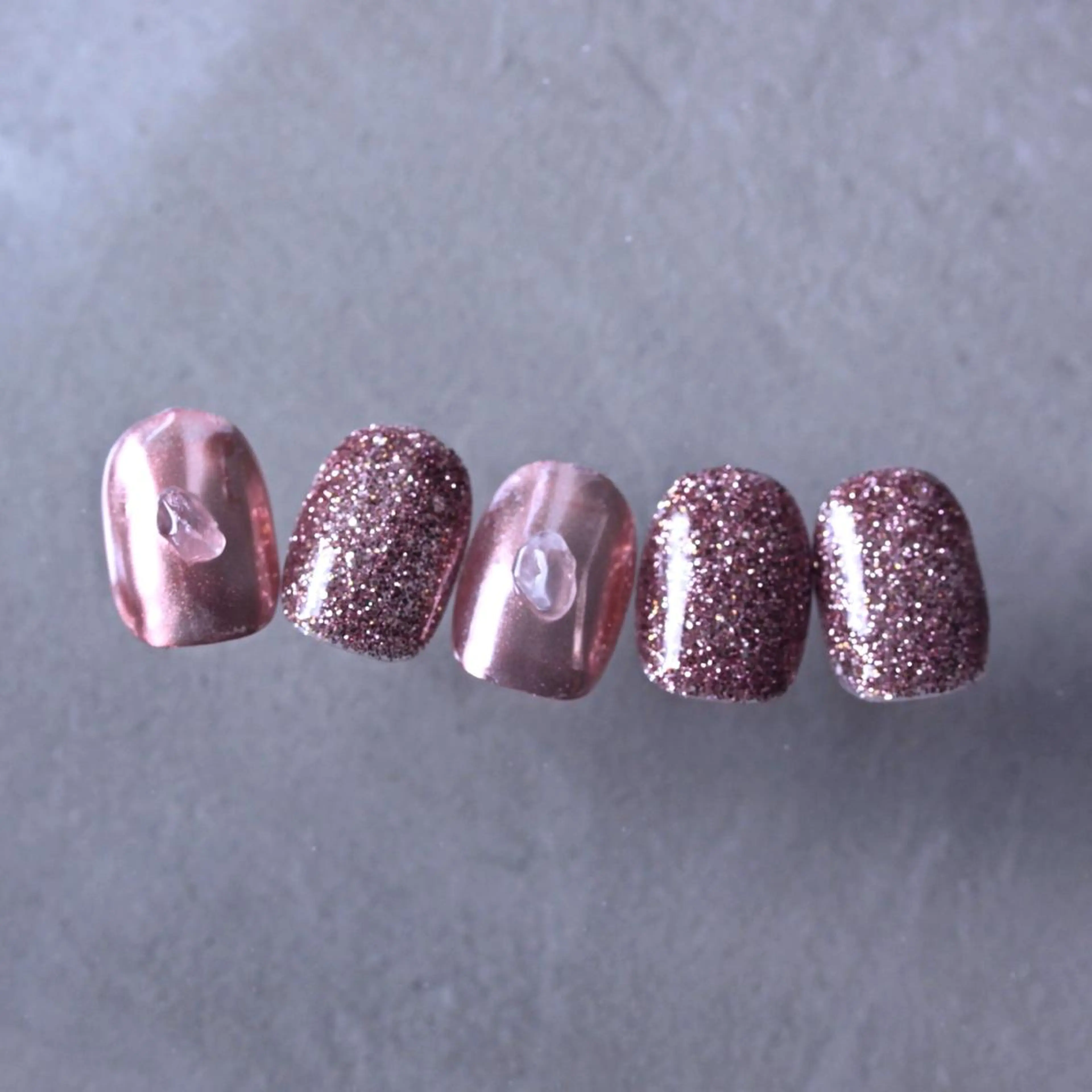 ネイル キラキラネイル ラメ(グリッター) ミラーネイル ハンドネイル Elio 国泰寺のネイルデザイン