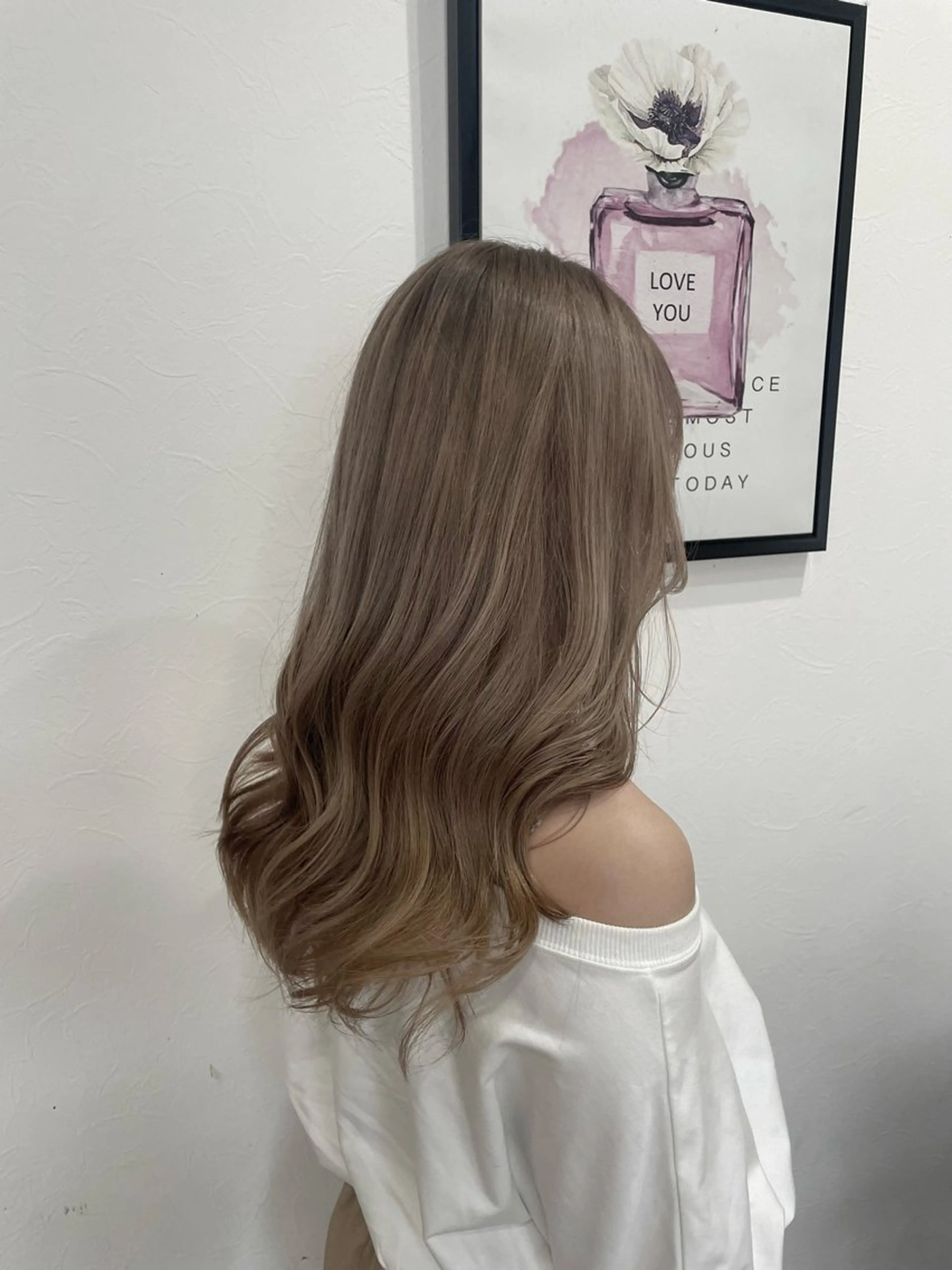 ロング カラー ベージュカラー 透明感カラー ミルクティーベージュ カット ヘアカラー トリートメント 透明感/ハイライト 🌺MOMOKAのヘアスタイル