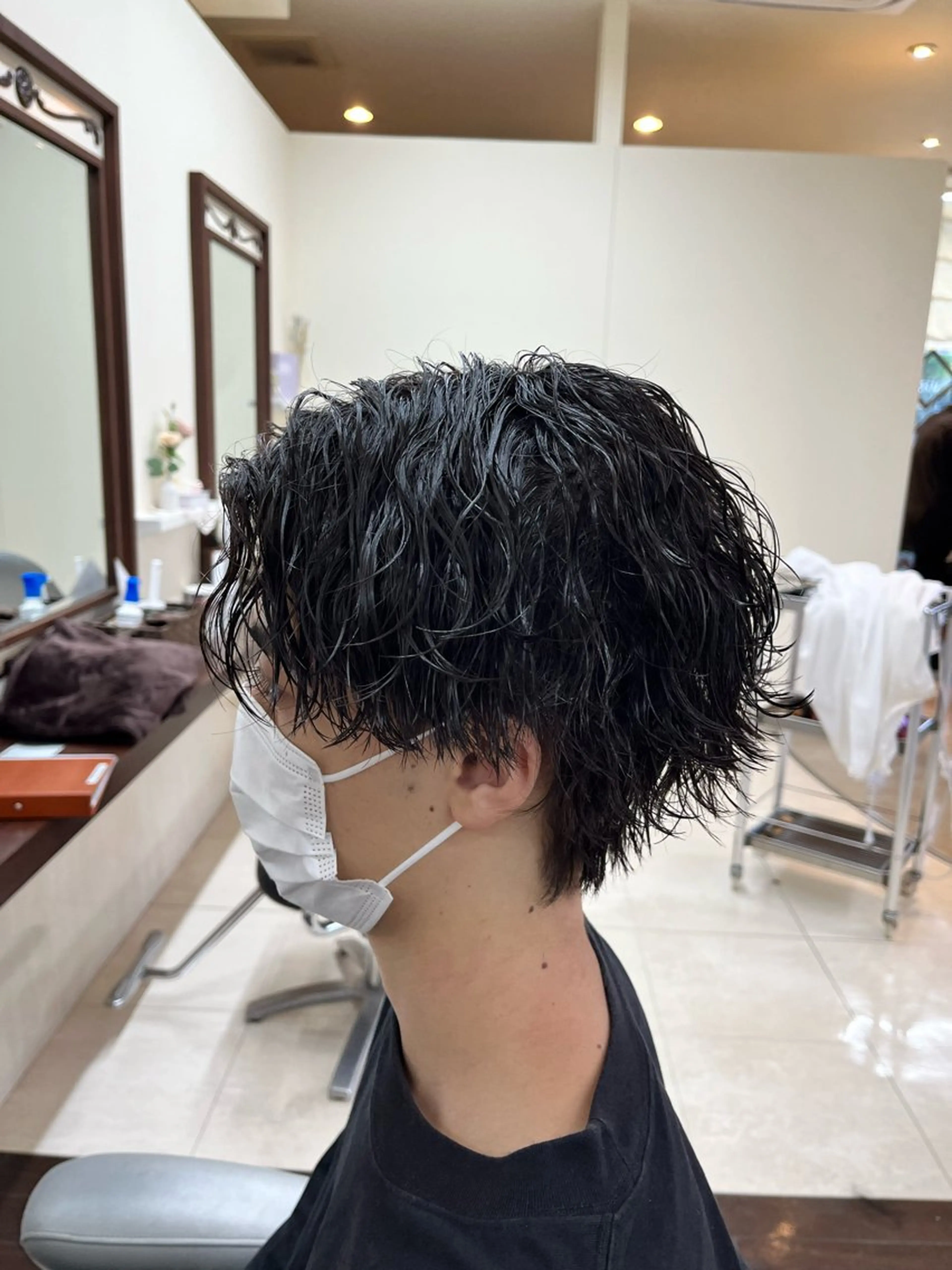 ショート パーマ メンズ センターパート メンズパーマ 波巻きパーマ メンズウルフカット ウルフカット 🧊メンズ特化🧊 高木航希のヘアスタイル