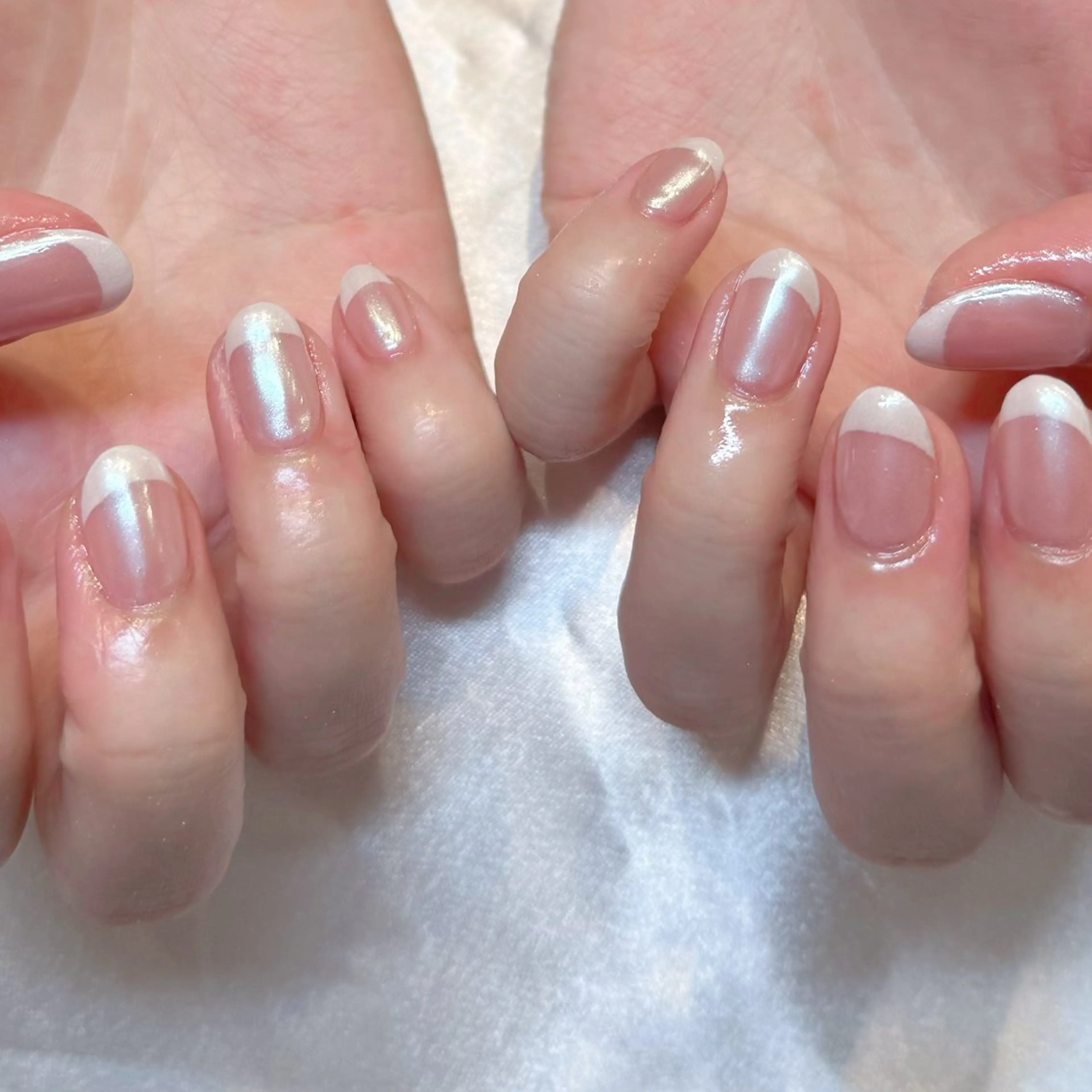 ネイル フレンチネイル ミラーネイル ホワイト ハンドネイル mau🩵nail 堺筋本町｜心斎橋のネイルデザイン