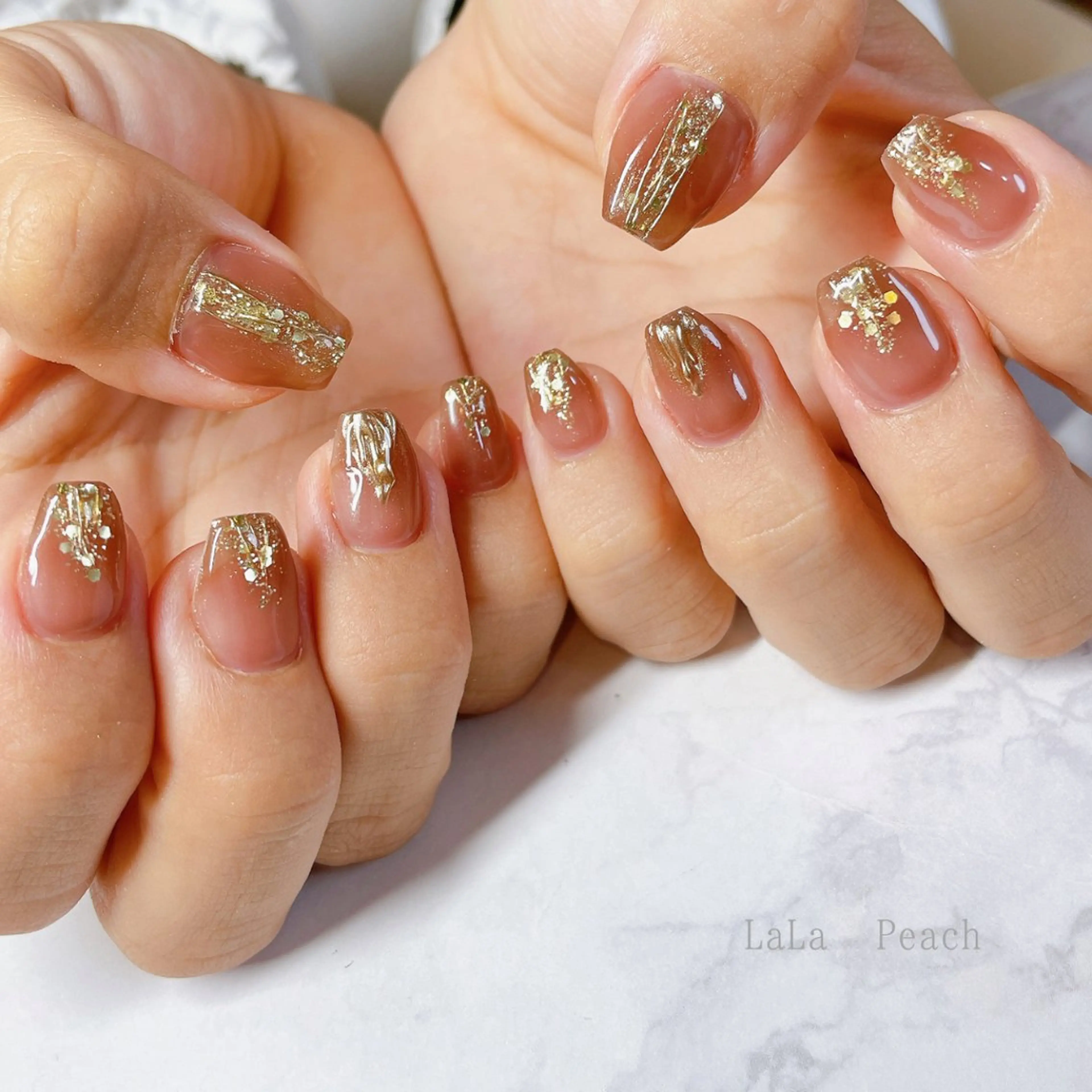 ネイル ジェルネイル ゴールド ニュアンスネイル ハンドネイル LaLa Peach 福岡のマツエク・マツパデザイン