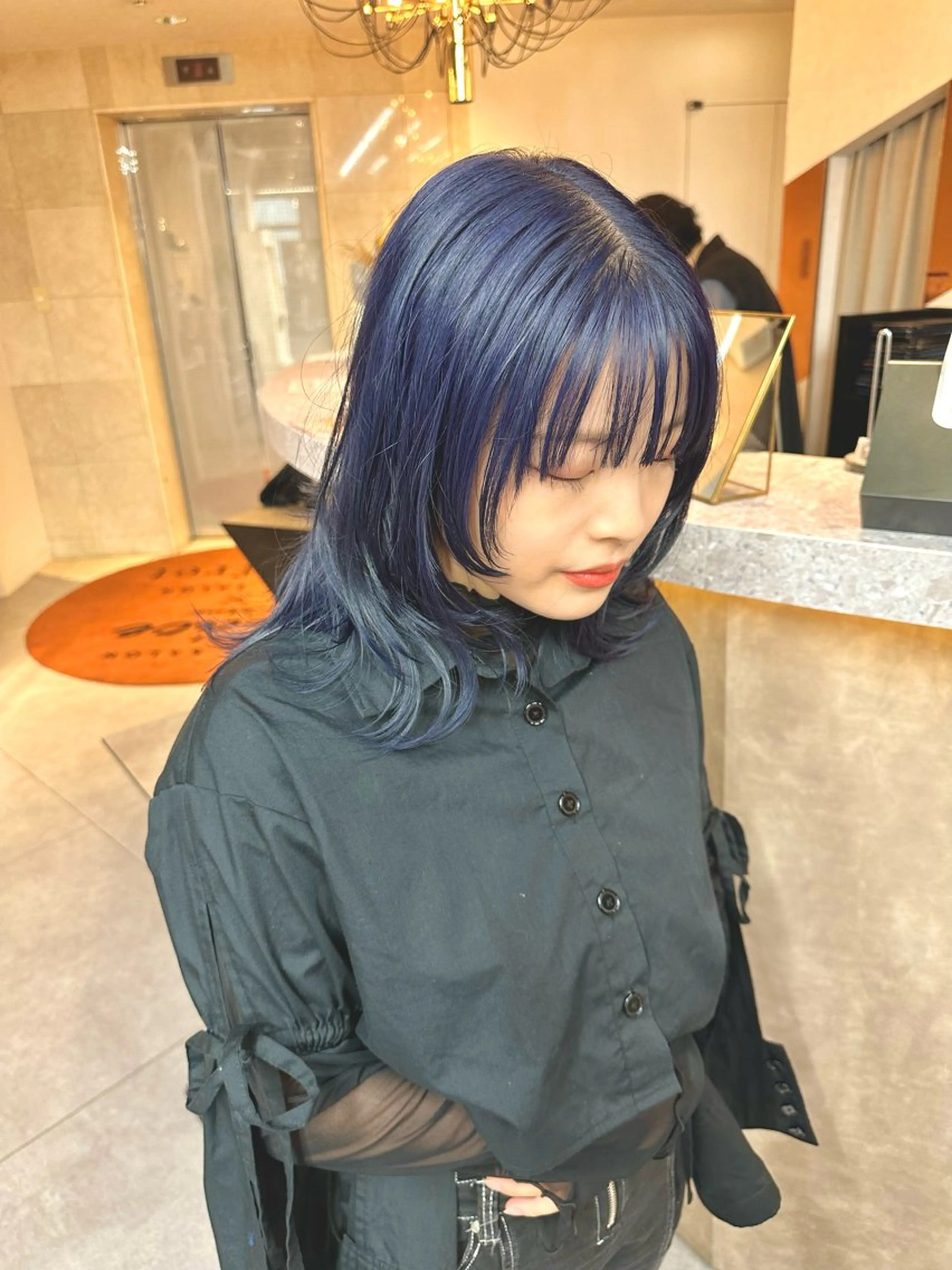 ミディアム カラー ヘアアレンジ ウルフとハイトーン みっちー✂️のヘアスタイル