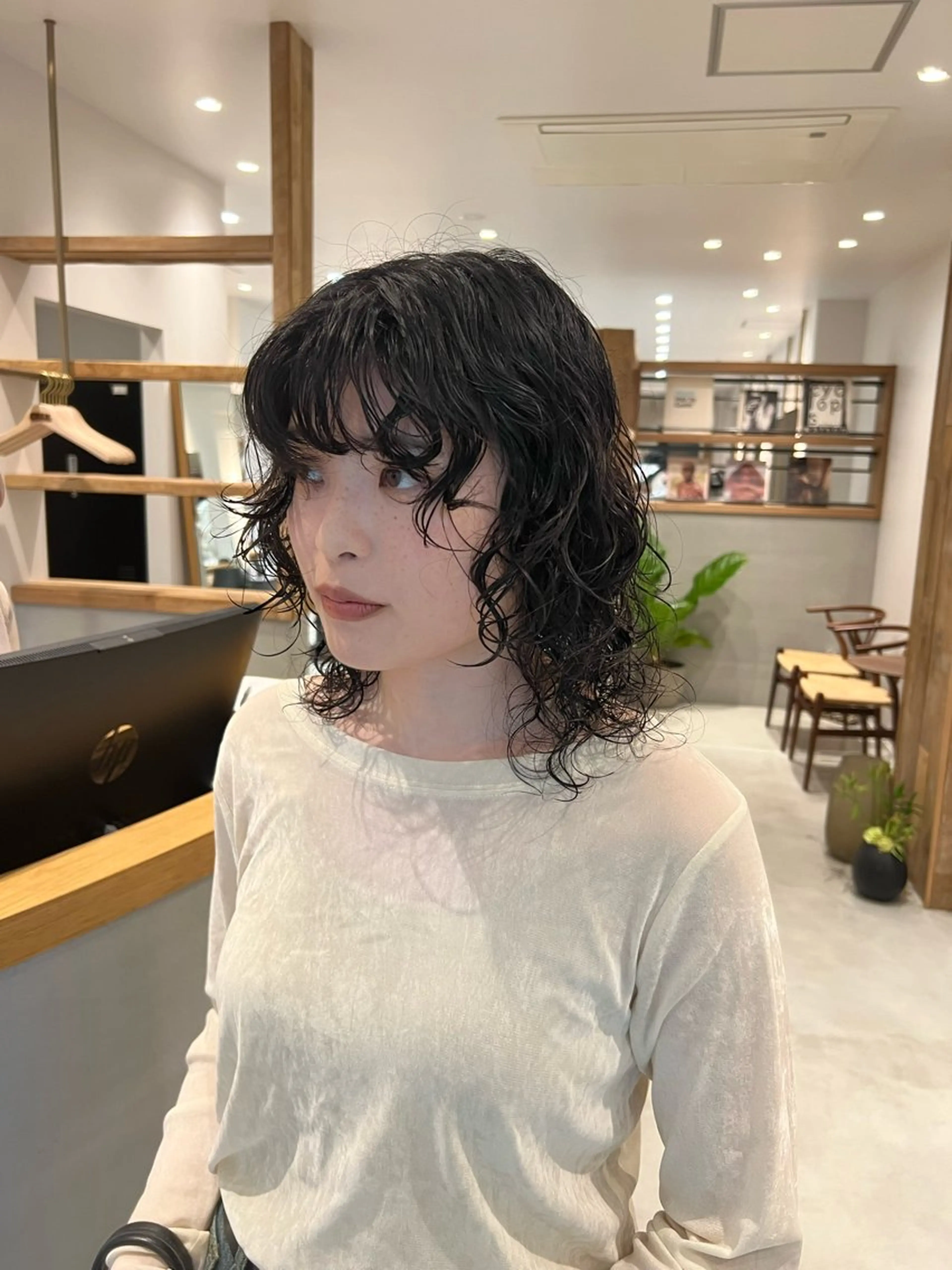 ミディアム ミディアムパーマ レイヤーカット ウルフカット カット パーマ パーマ/名古屋パーマ / コデラ ナナホのヘアスタイル