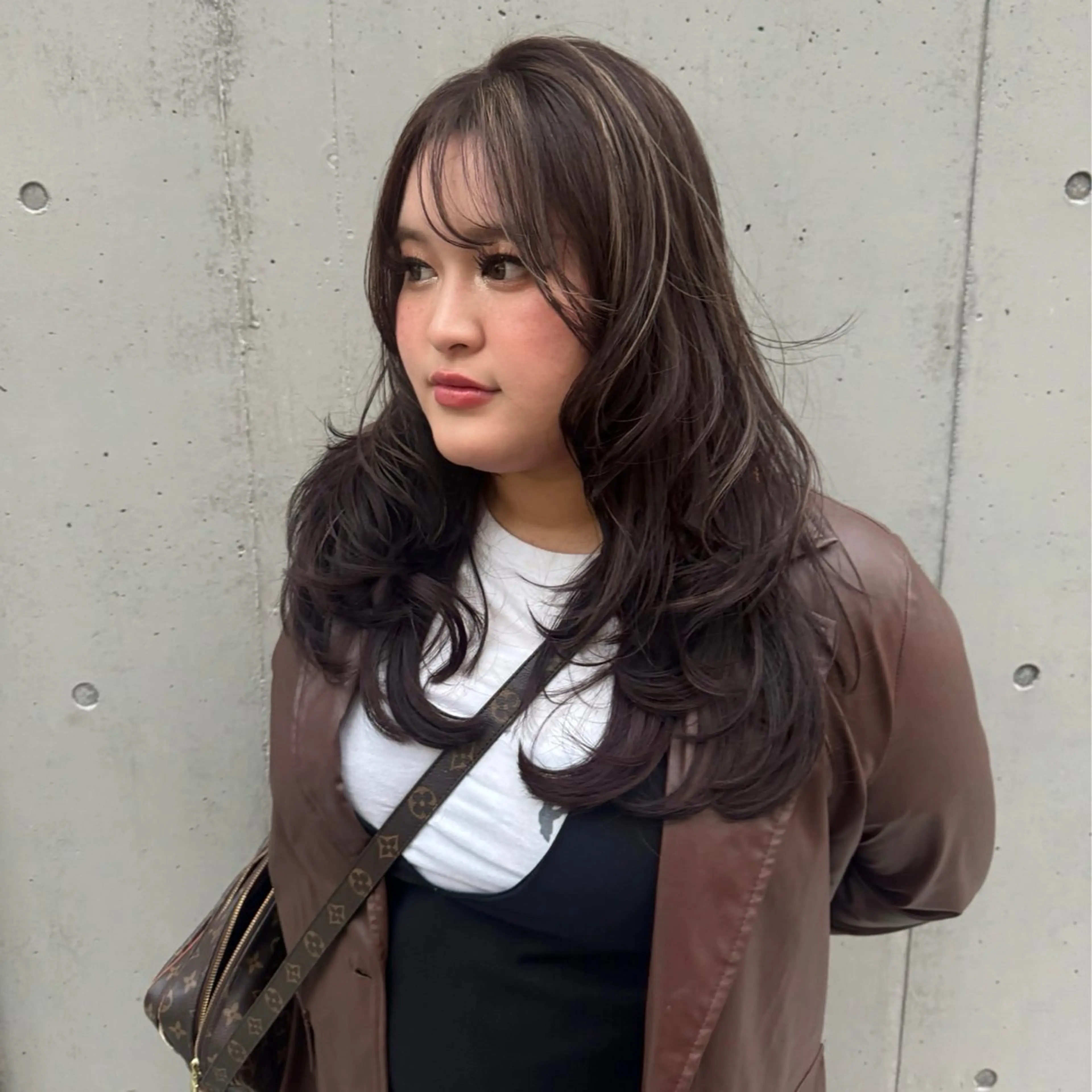 ロング カラー デザインカラー 🌼動き×透明感🩵 ハイトーン/ナナのヘアスタイル