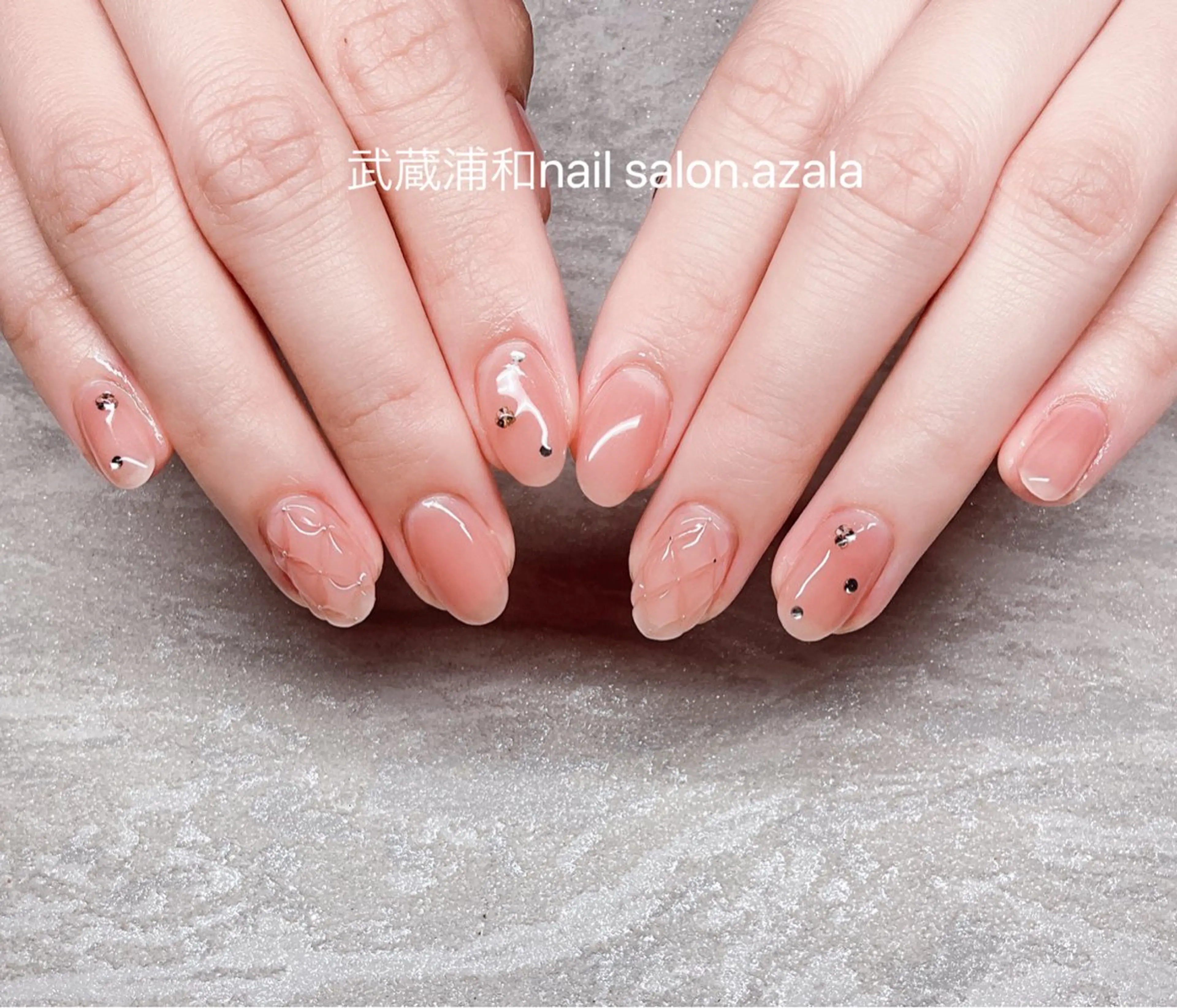 ネイル ハンドネイル R inのネイルデザイン