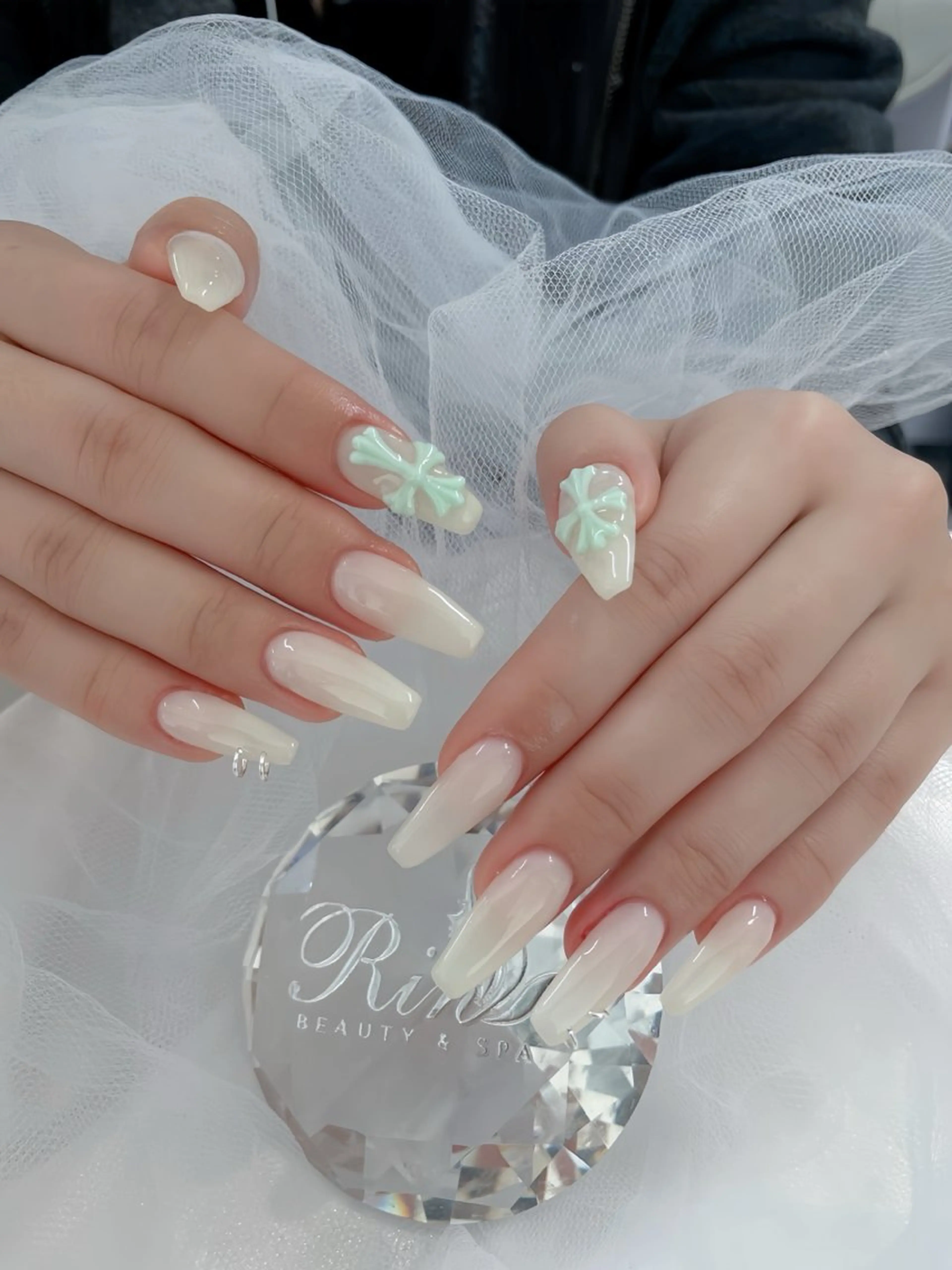 ネイル アートネイル チークネイル ジェルネイル ロングネイル マグネットネイル ハンドネイル Rin Nail 新大久保店のネイルデザイン