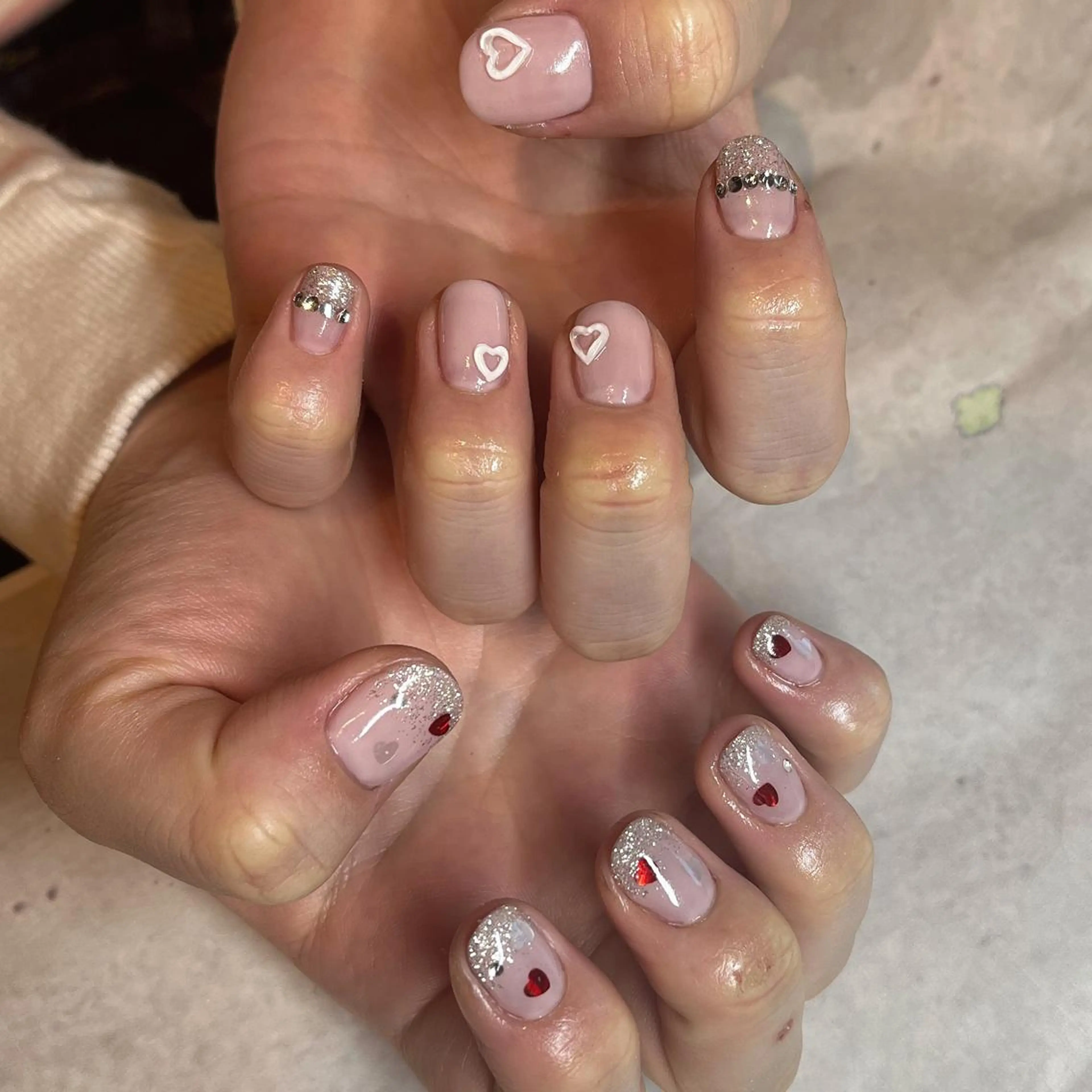 ネイル ハート 持ち込み ピンク フリーランス¨̮⃝ ネイリストOKADAのネイルデザイン