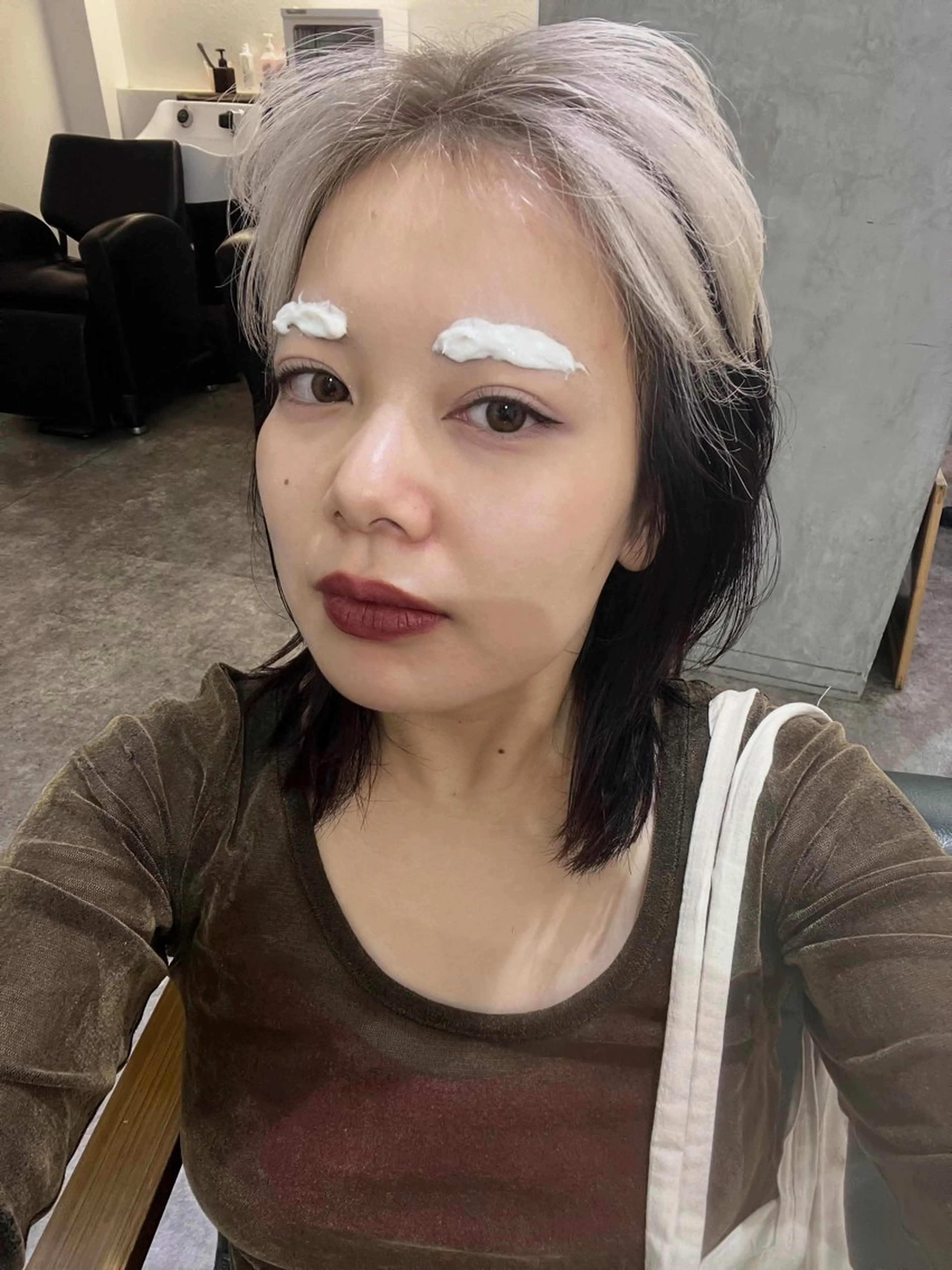 カラー soi conc所属・AYU/ブリーチ/ レイヤーカットのヘアスタイル