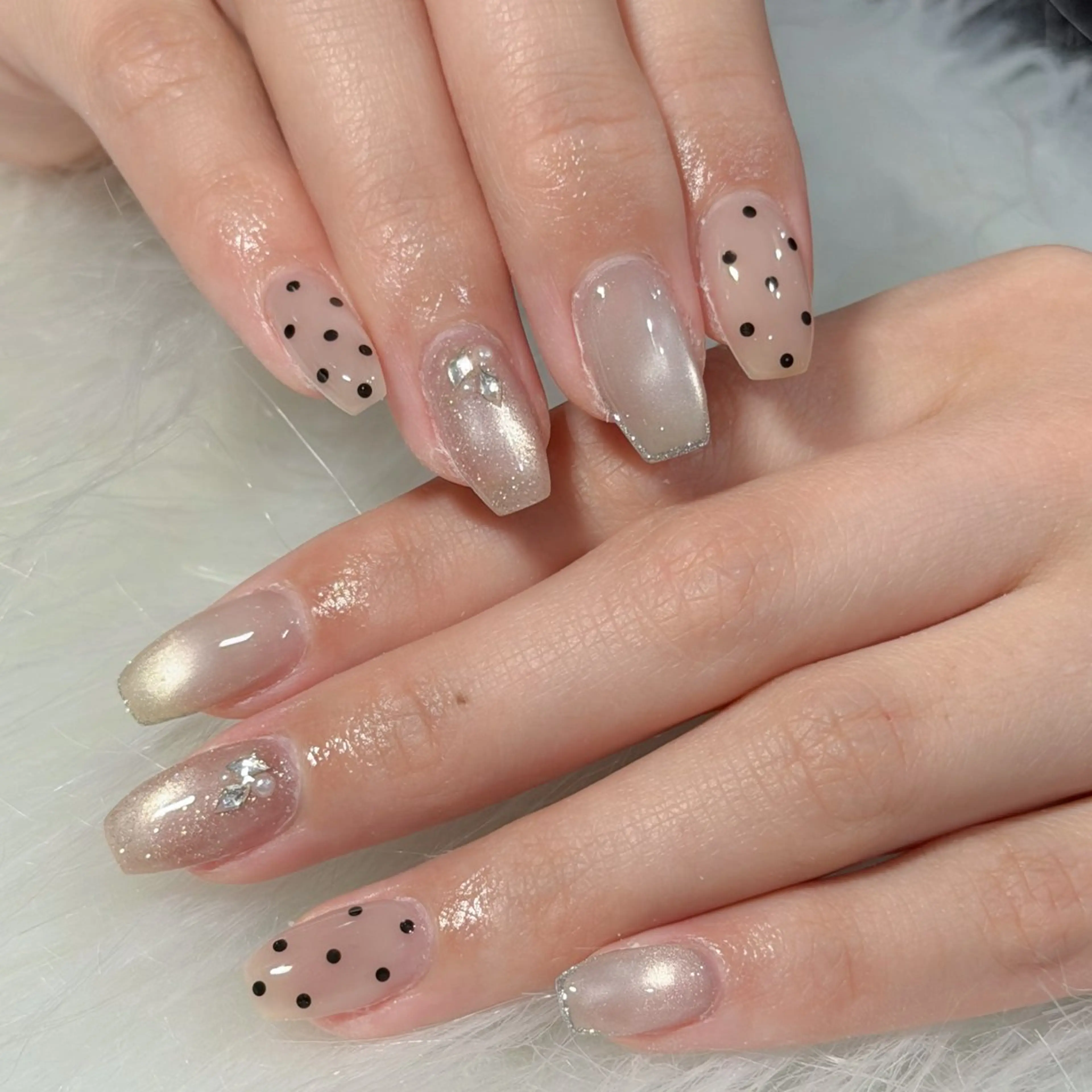 ネイル ハンドネイル フットネイル LAVISH nanamiのネイルデザイン