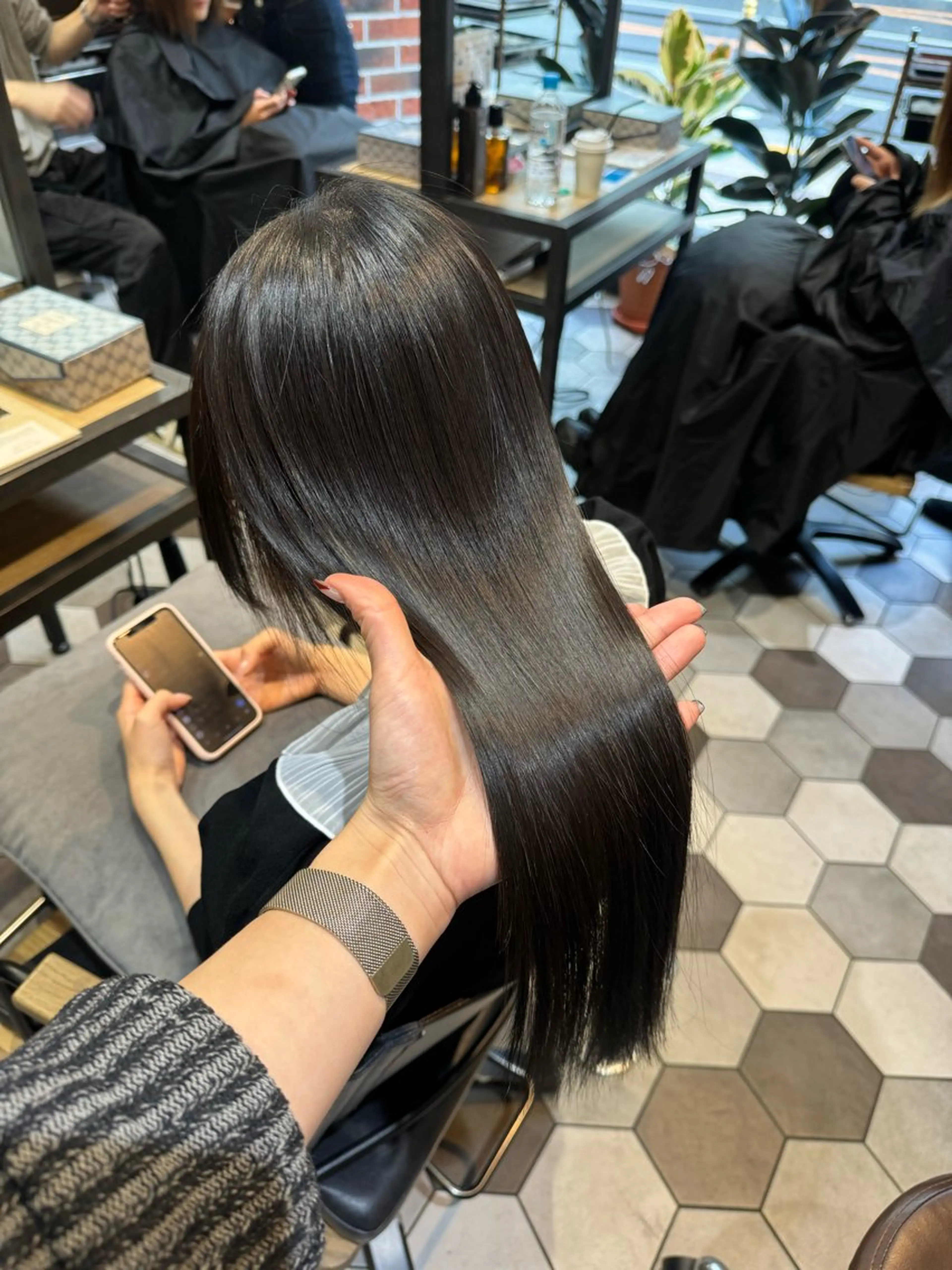 ロング カット ヘアカラー 縮毛矯正 トリートメント 石原 悠貴のヘアスタイル