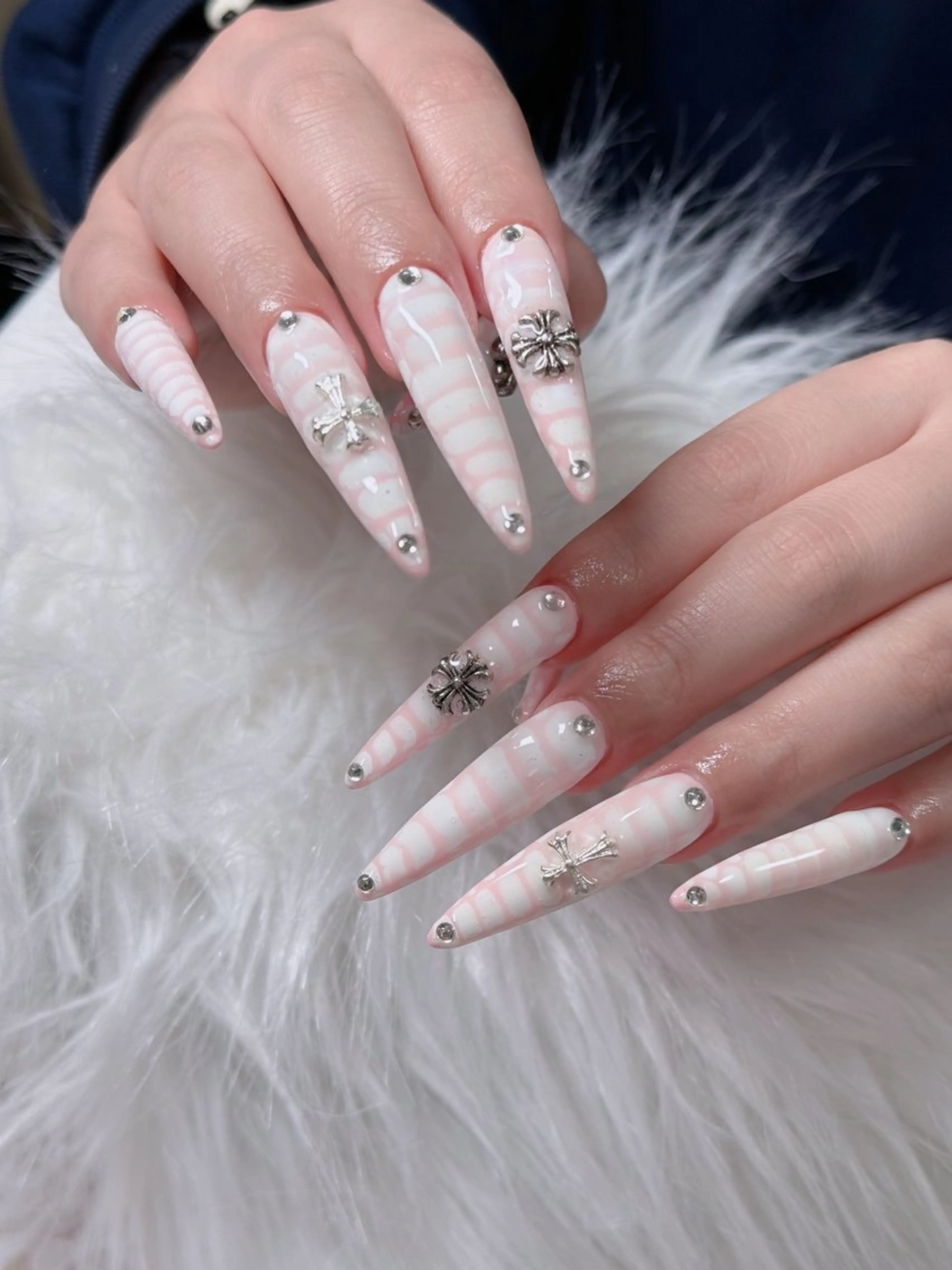 ネイル フレンチネイル ジェルネイル ハロウィン キラキラネイル 韓国ネイル H.baby Nail Salonのネイルデザイン