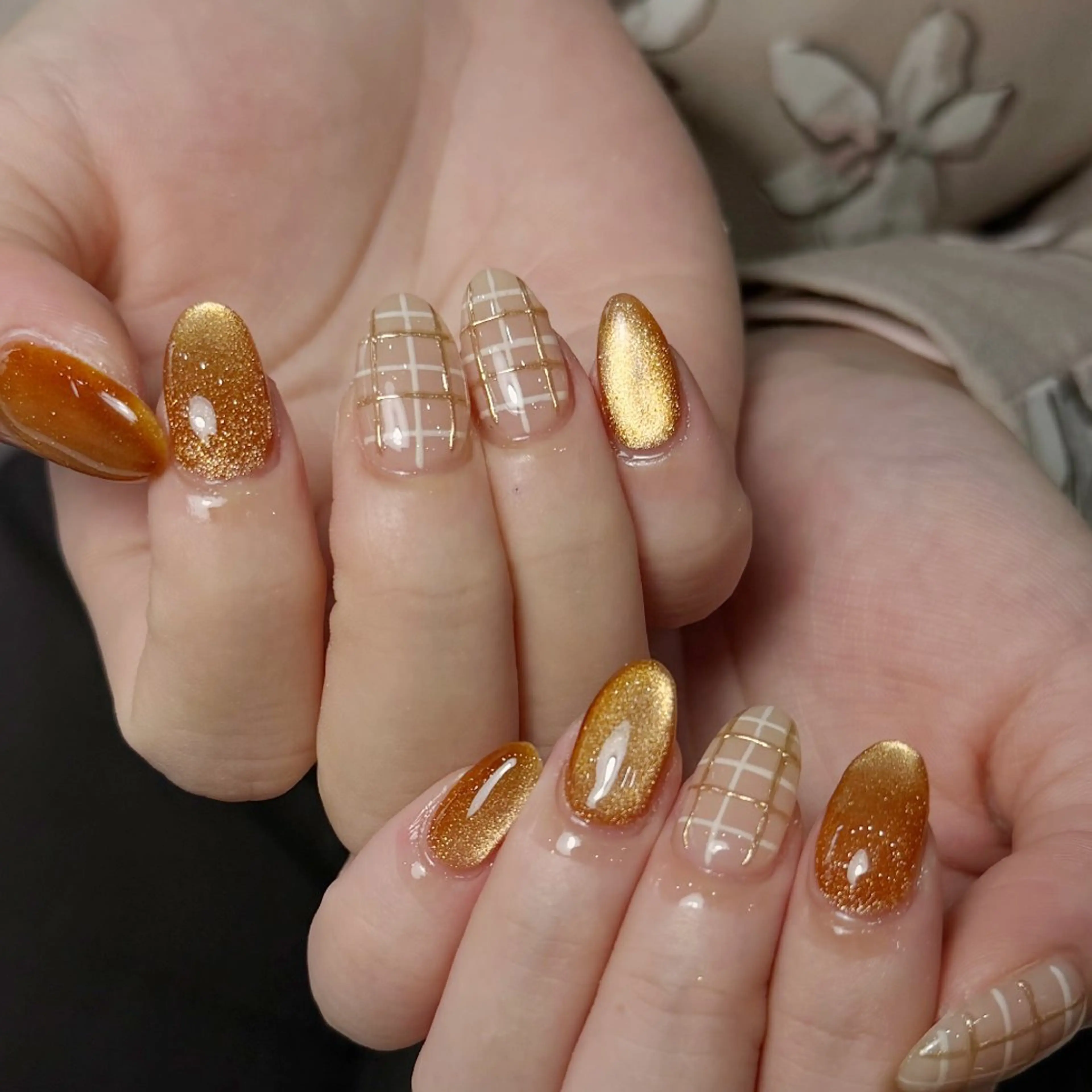ネイル チークネイル フレンチネイル ジェルネイル ガーリー キラキラネイル ハンドネイル UM Nail Salonのネイルデザイン