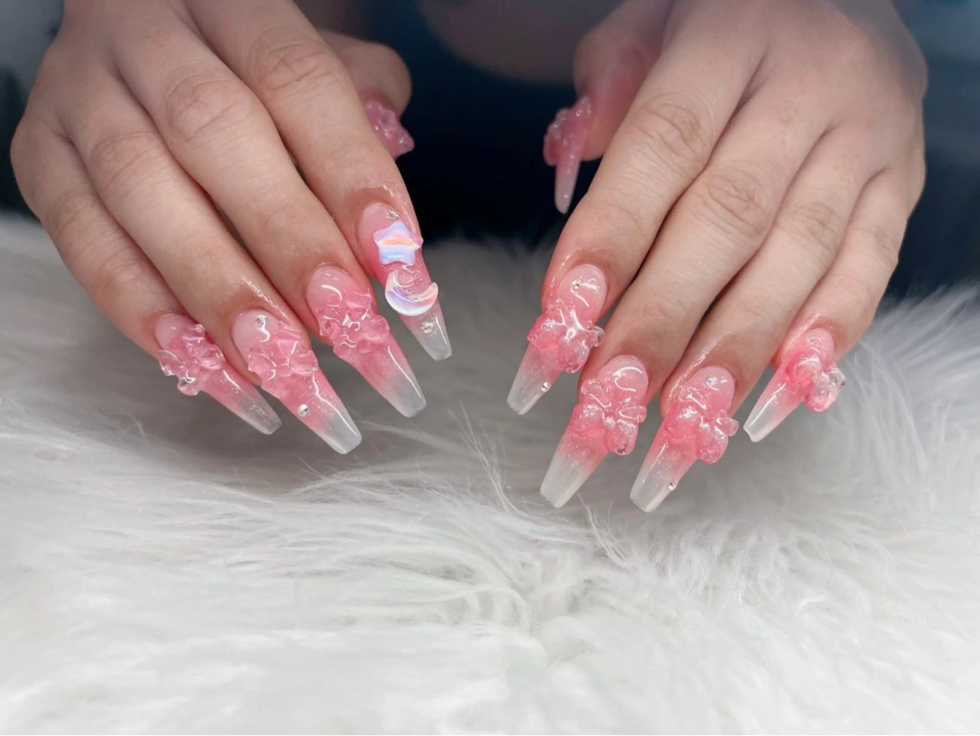 ネイル オーロラネイル フレンチネイル ガラスフレンチ ロングネイル マグネットネイル ハンドネイル XIMINANAIL SALON堀江店のネイルデザイン