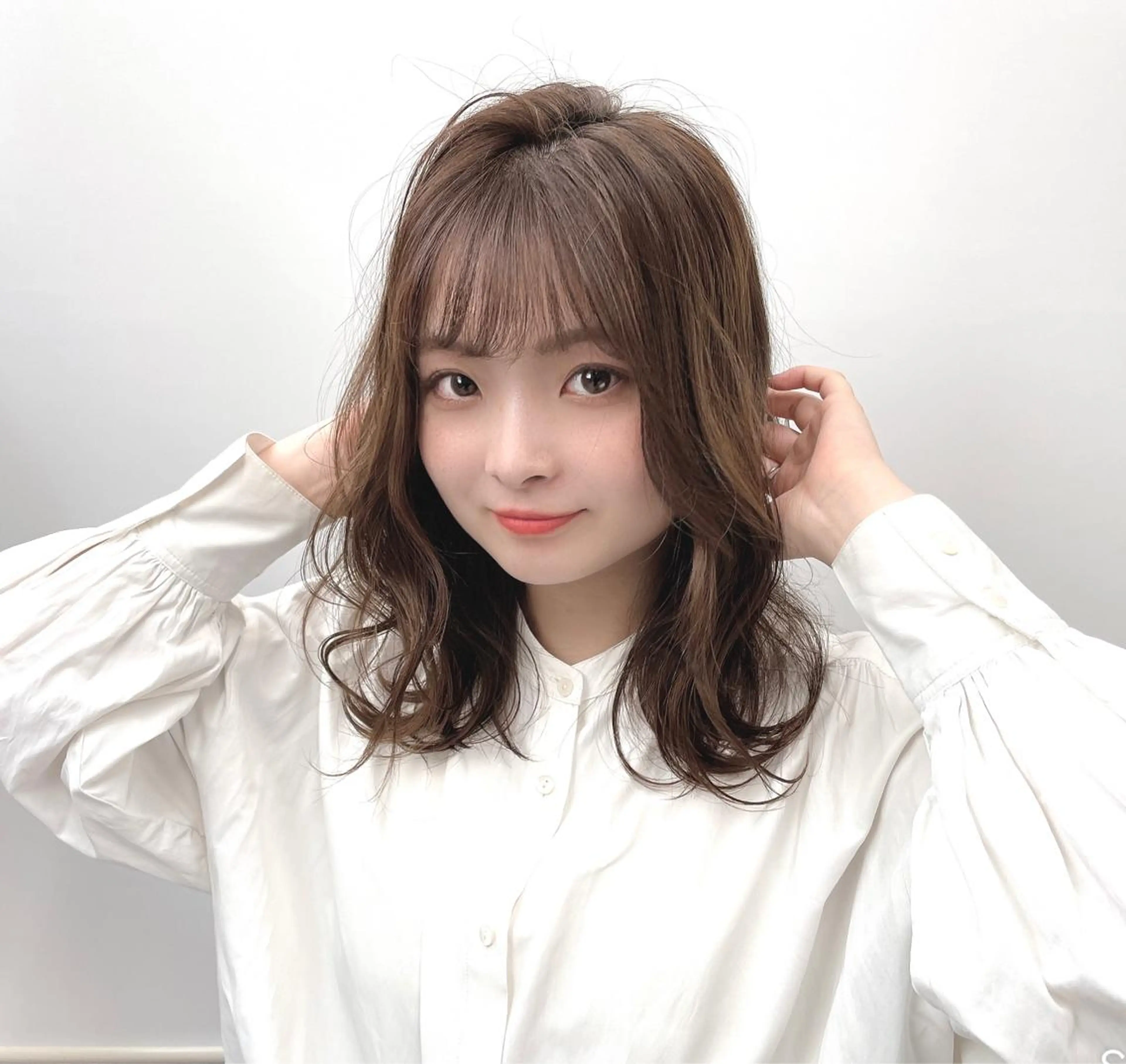 ミディアム ミディアムパーマ ハイライト 髪質改善 韓国風ヘア 縮毛矯正 カット ヘアカラー トリートメント 美髪矯正・レイヤー 倉友哉のヘアスタイル
