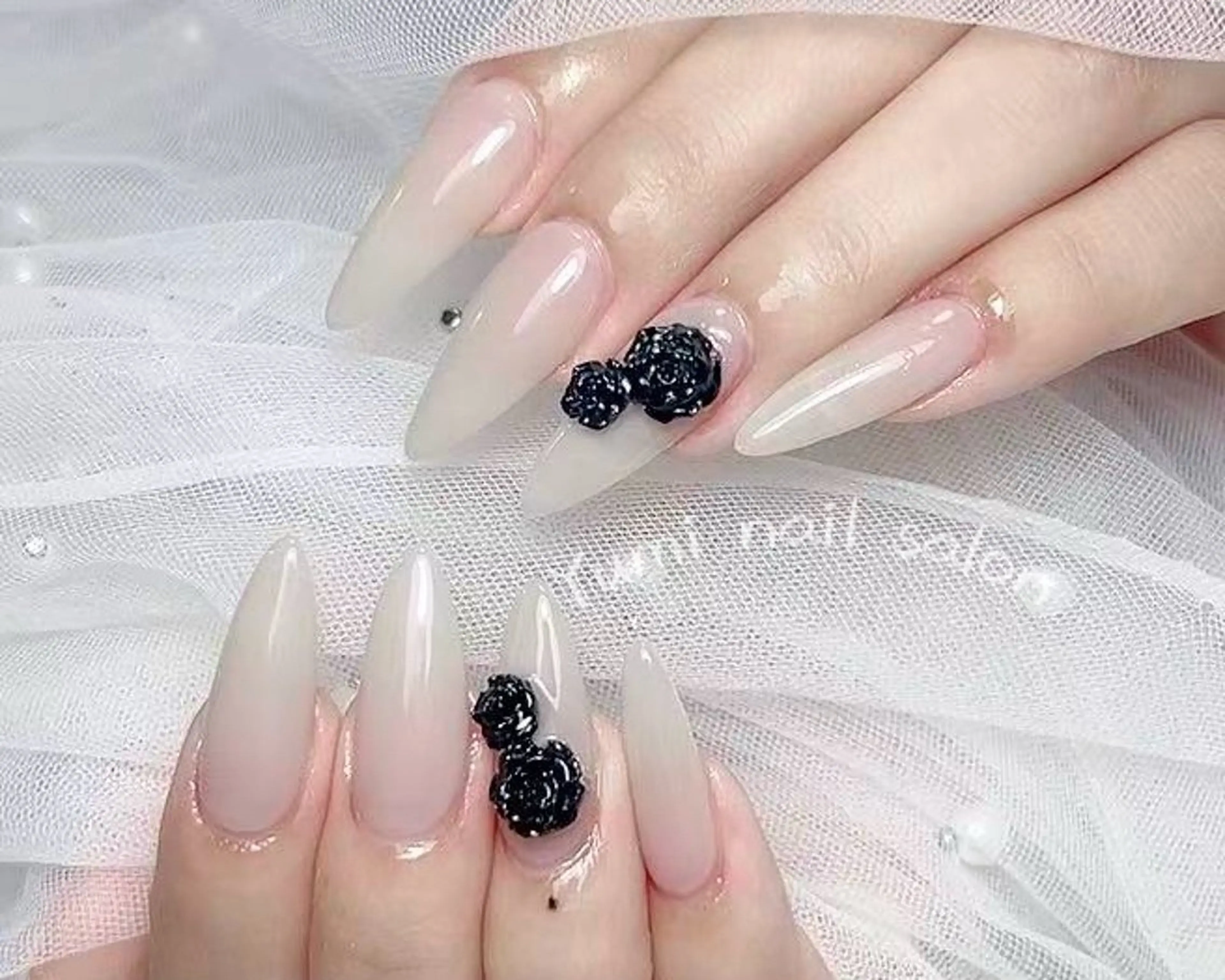 ネイル shineジェル& チップ長さだしのネイルデザイン