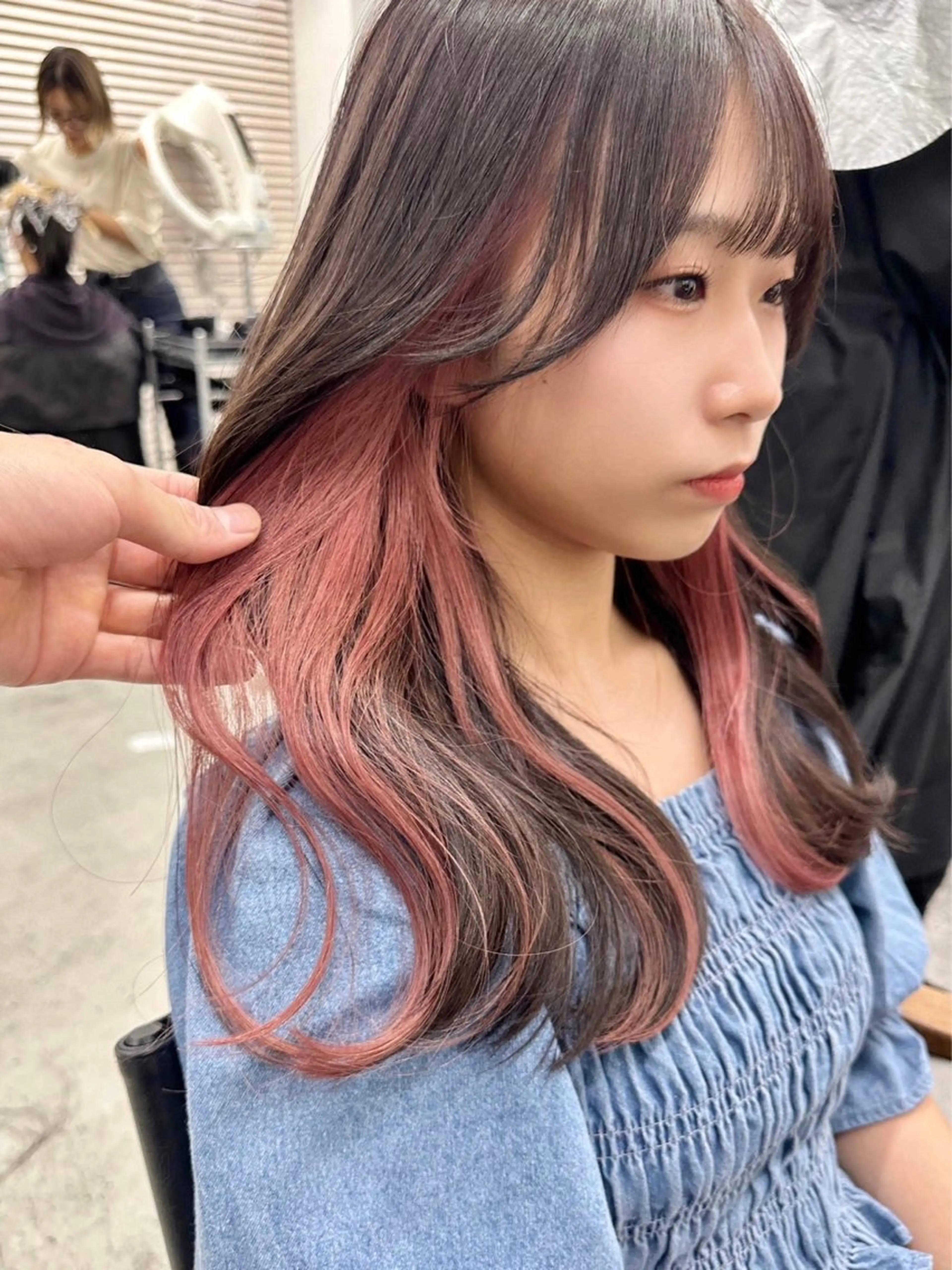 ロング カラー イヤリングカラー トリートメント ヘアカラー トリートメント ヘアセット RYOSUKE ハイトーンのヘアスタイル