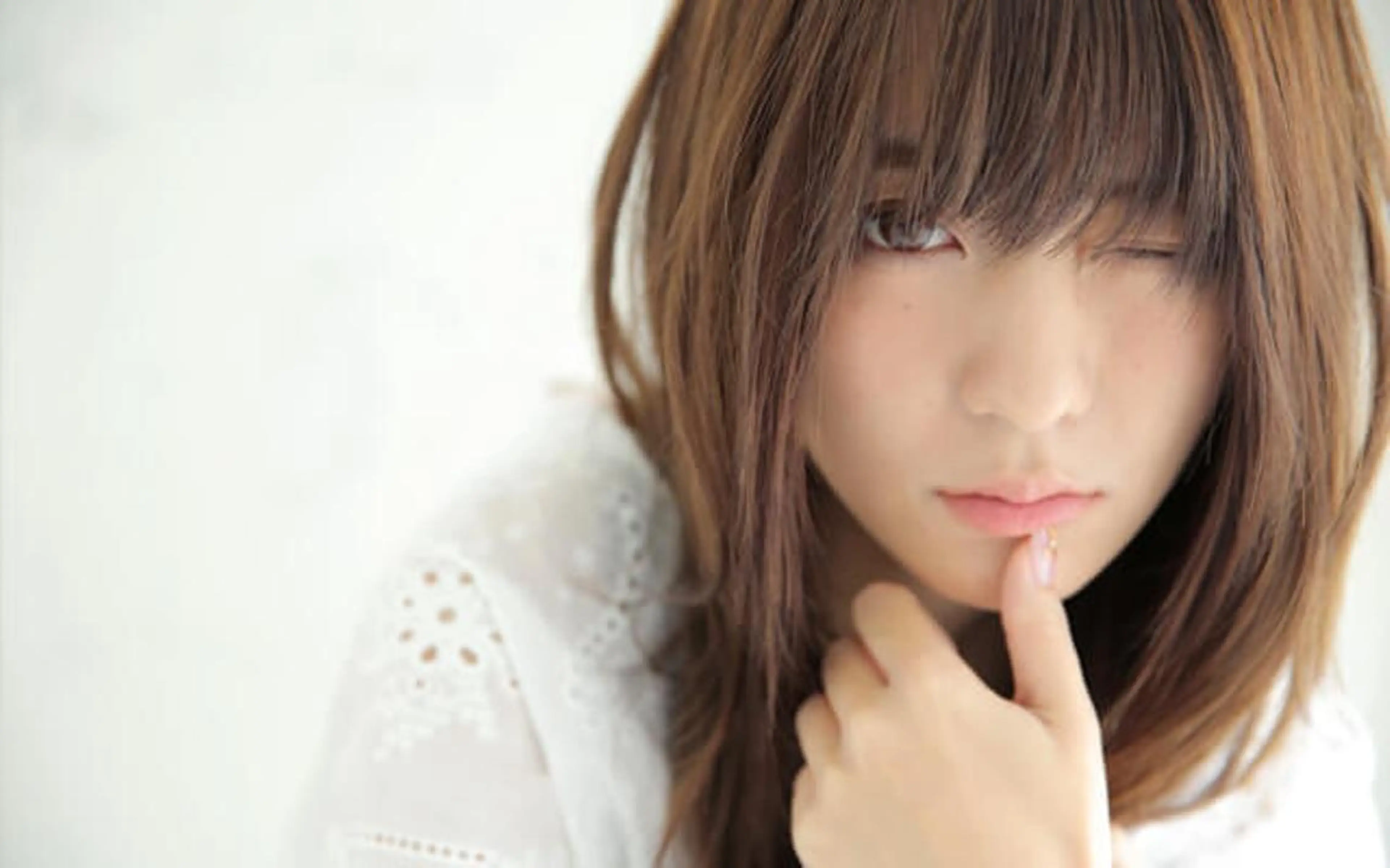 【気軽にイメチェン♪】前髪カット & 外国人風カラー & ダメージケア&キューティクル復活トリートメント⭐️の写真