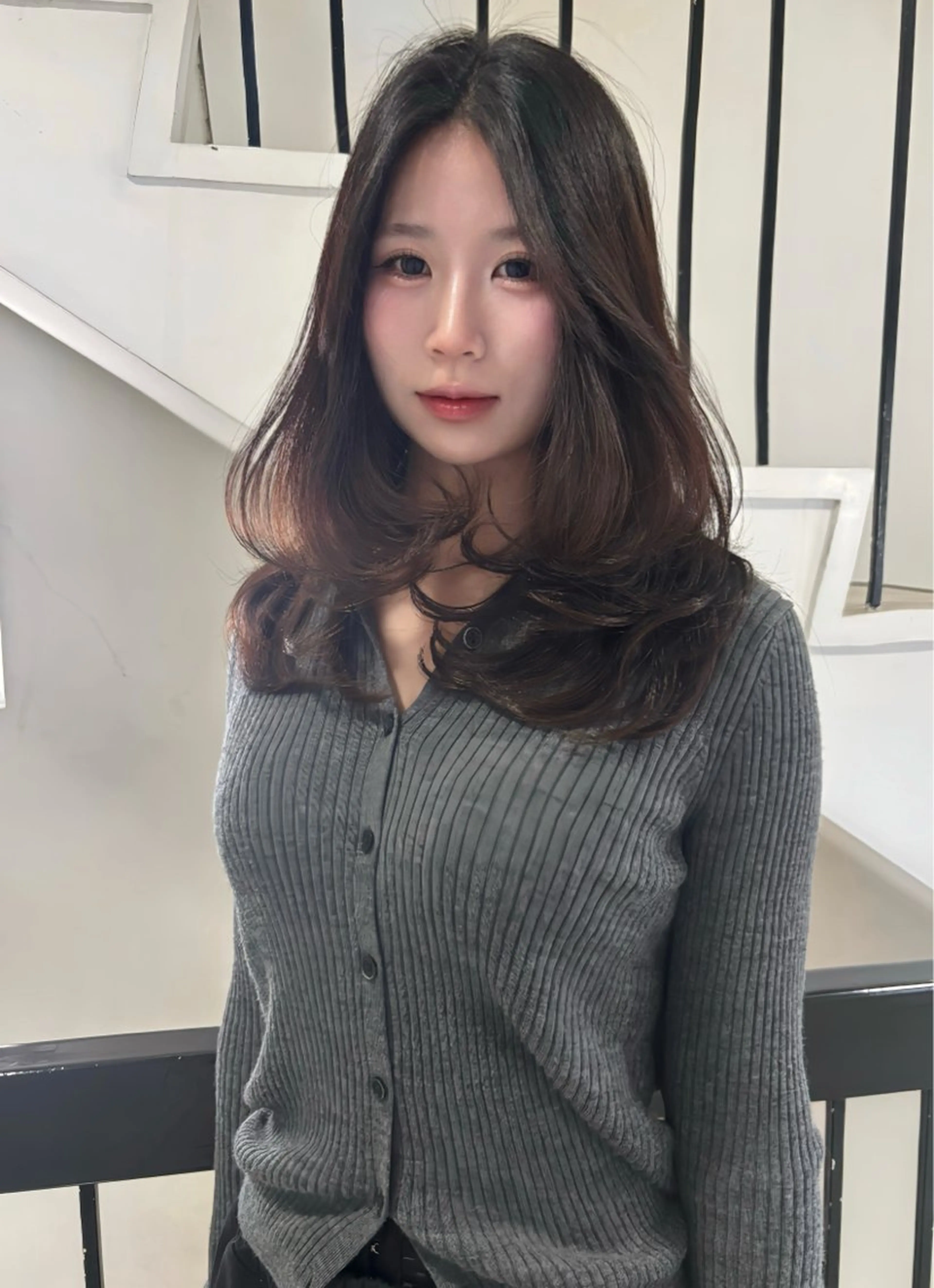 ミディアム レイヤーカット ワンホンレイヤー 'AXIS所属・近藤 美有のヘアスタイル