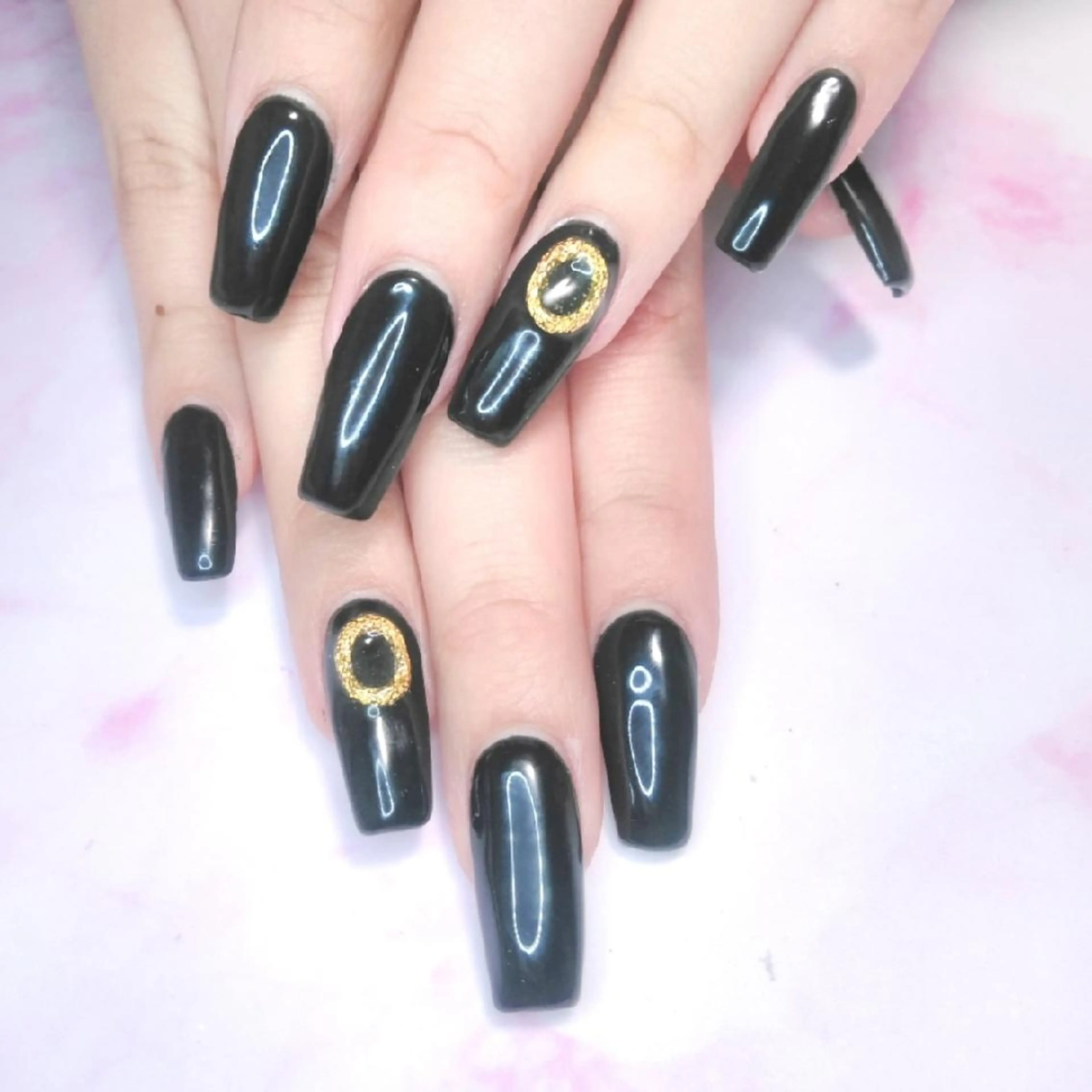 ネイル エステとネイル ローズコンフォートのネイルデザイン