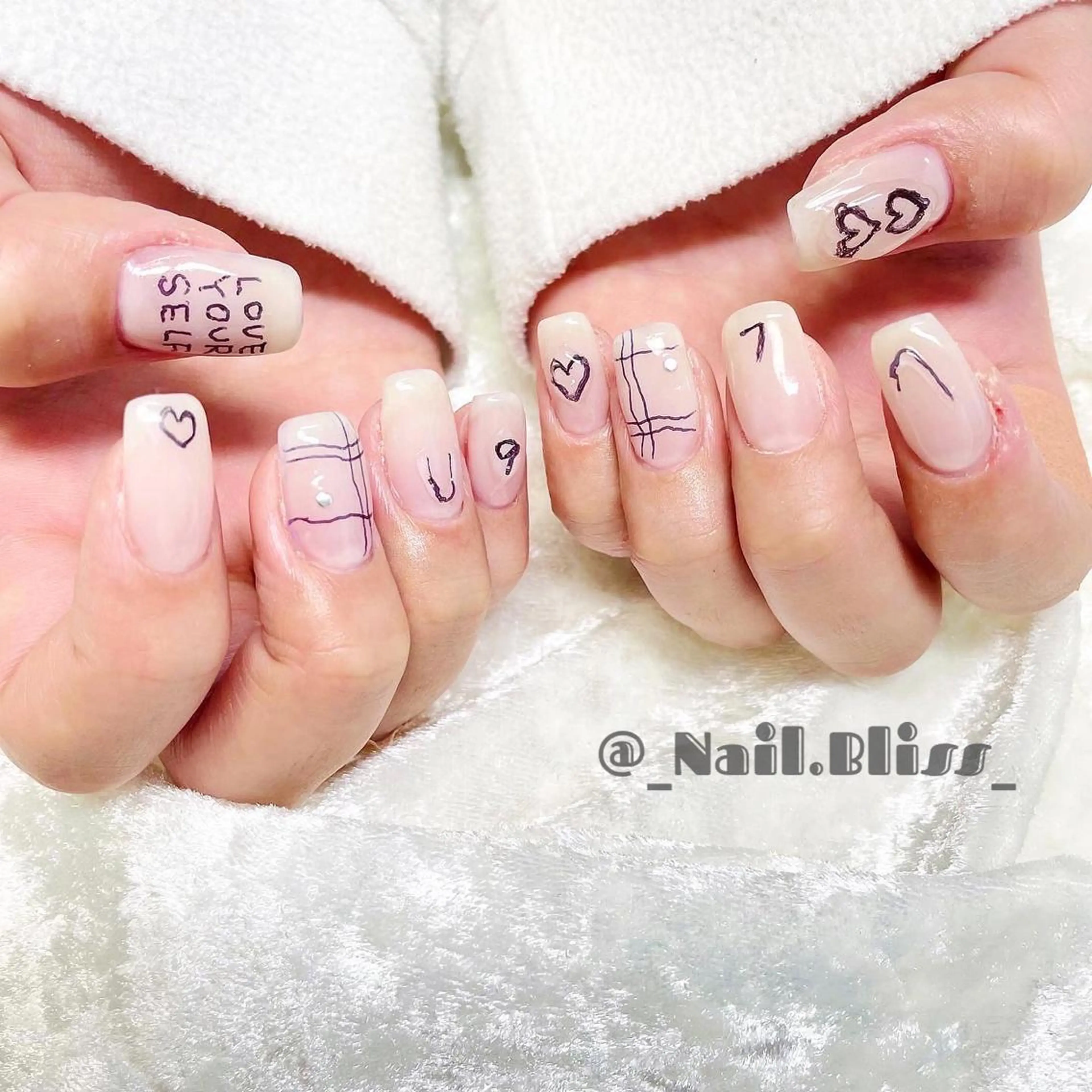 ネイル ハンドネイル NAIL BLISSのネイルデザイン