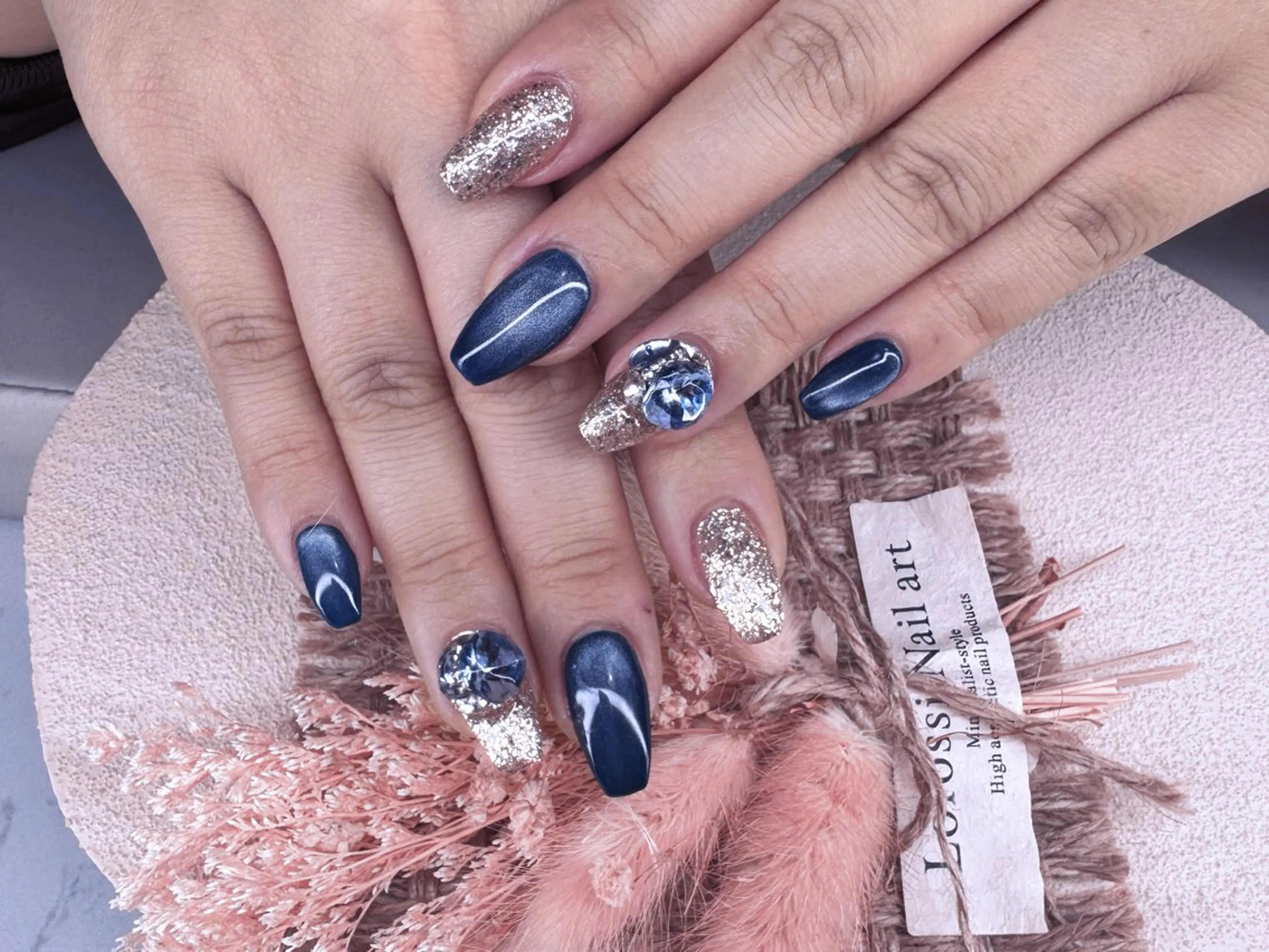 ネイル ハンドネイル フットネイル ハンドケア AngelChris ビューティーサロンのネイルデザイン