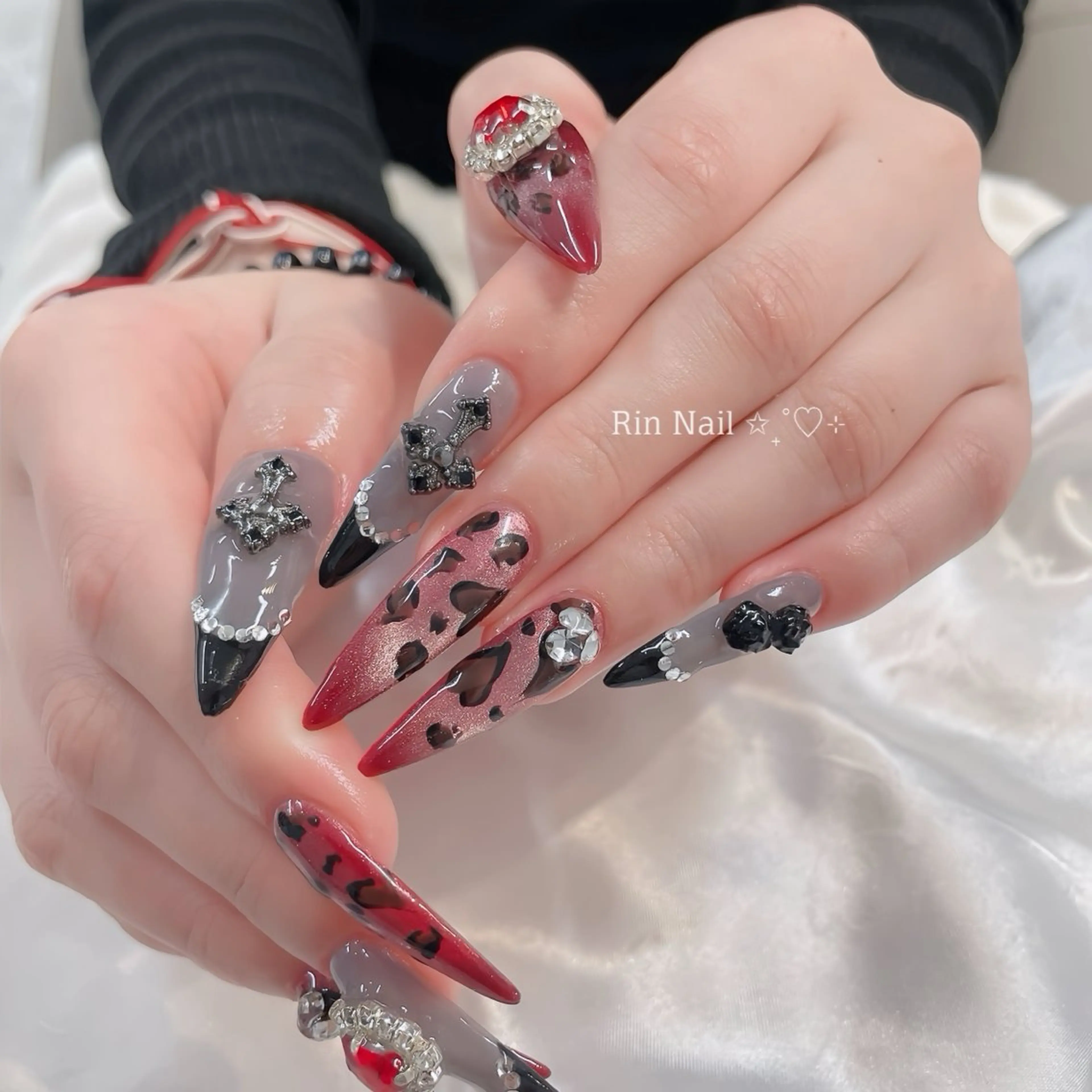 ネイル アートネイル オーロラネイル カジュアル クリアネイル 長さ出し ハンドネイル Rin Nail 新大久保店のネイルデザイン