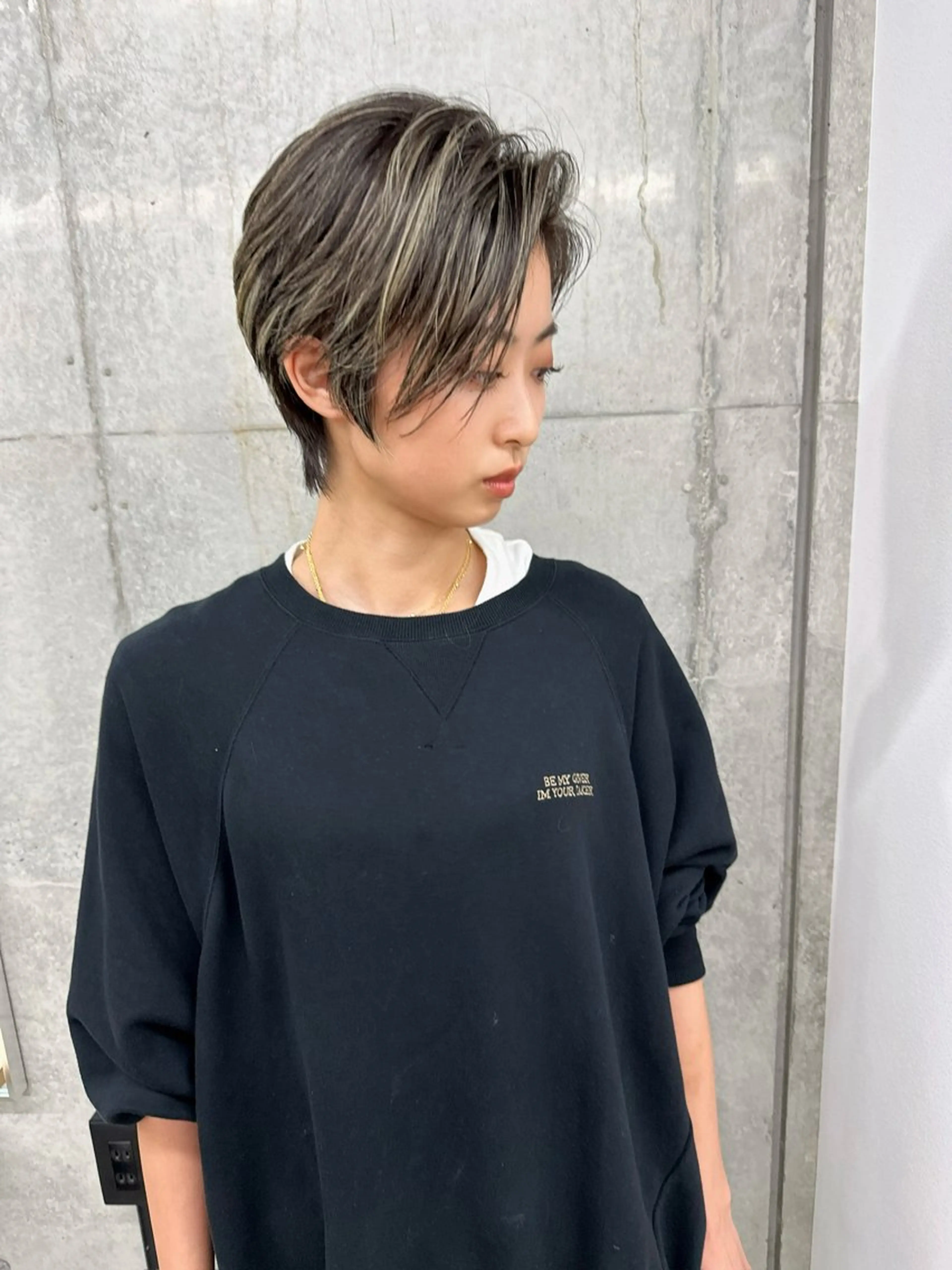 ショート カット ヘアカラー 服部 聖也のヘアスタイル