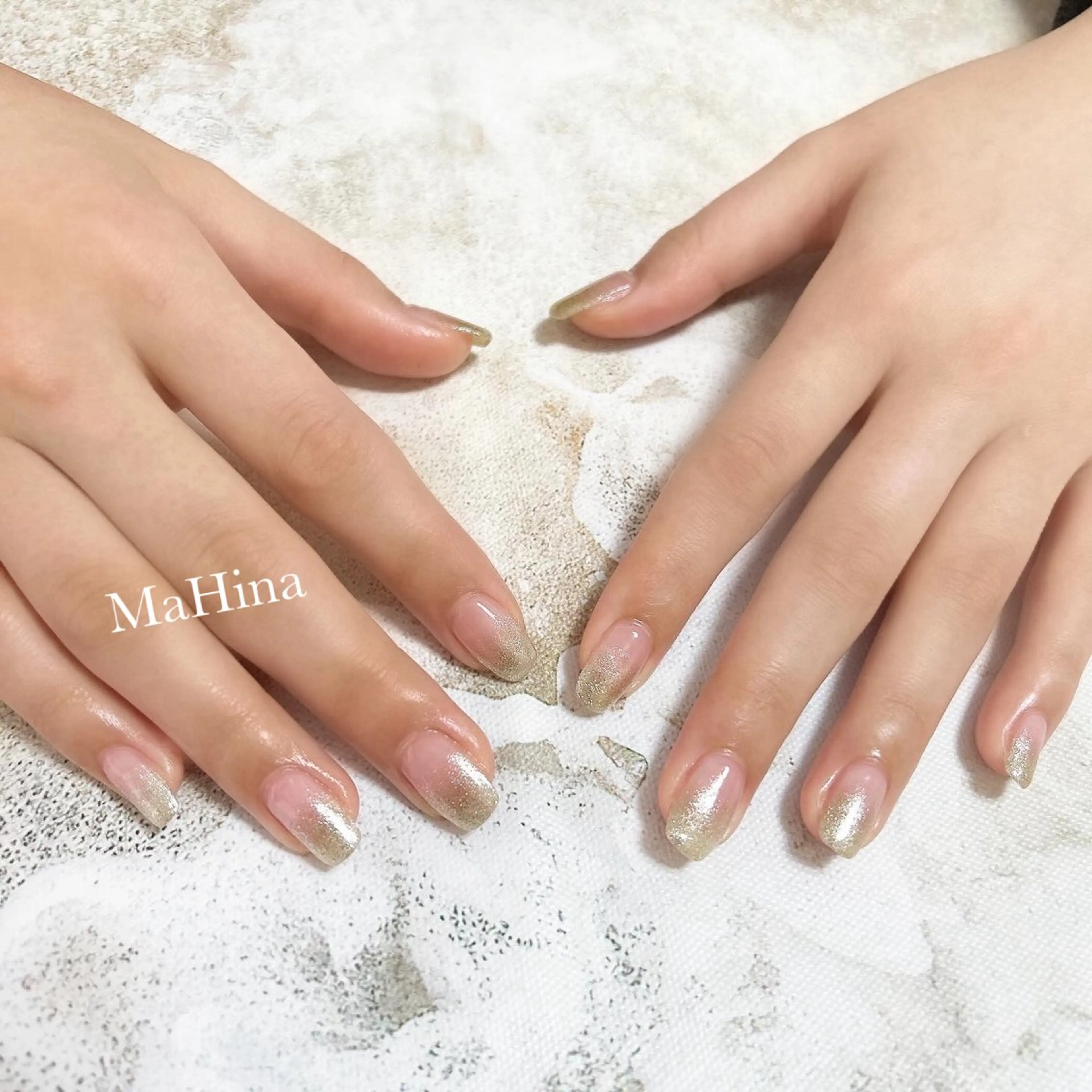 ネイル ジェルネイル ラメ(グリッター) ラメグラデーション ハンドネイル MaHina🌙 salonのネイルデザイン