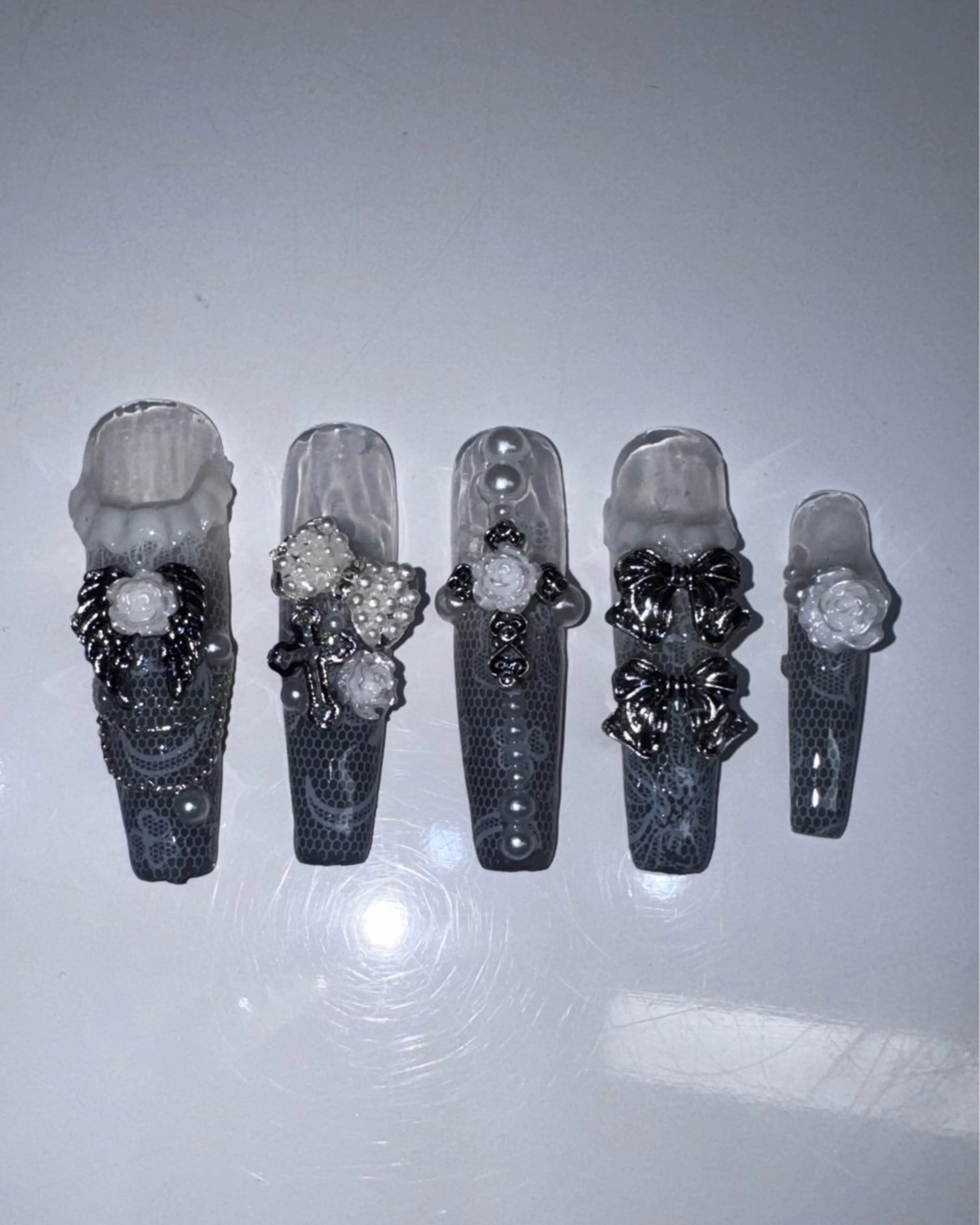 ネイル nolimit.osakaアメ村店所属・NOLIMIT shihoのネイルデザイン