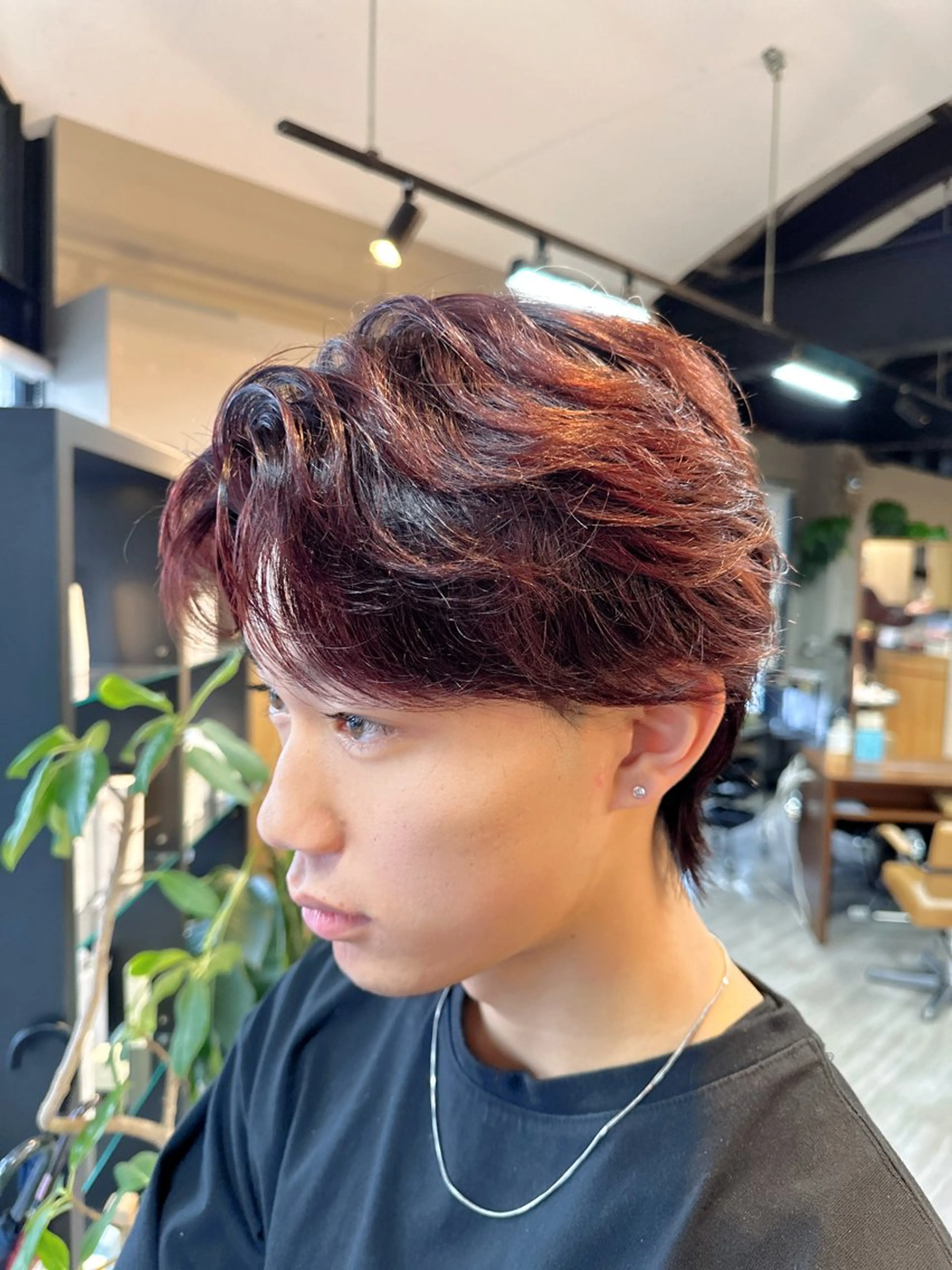 カラー メンズ メンズブリーチ ブリーチ レッドカラー arika オケシ　リョウダイのヘアスタイル