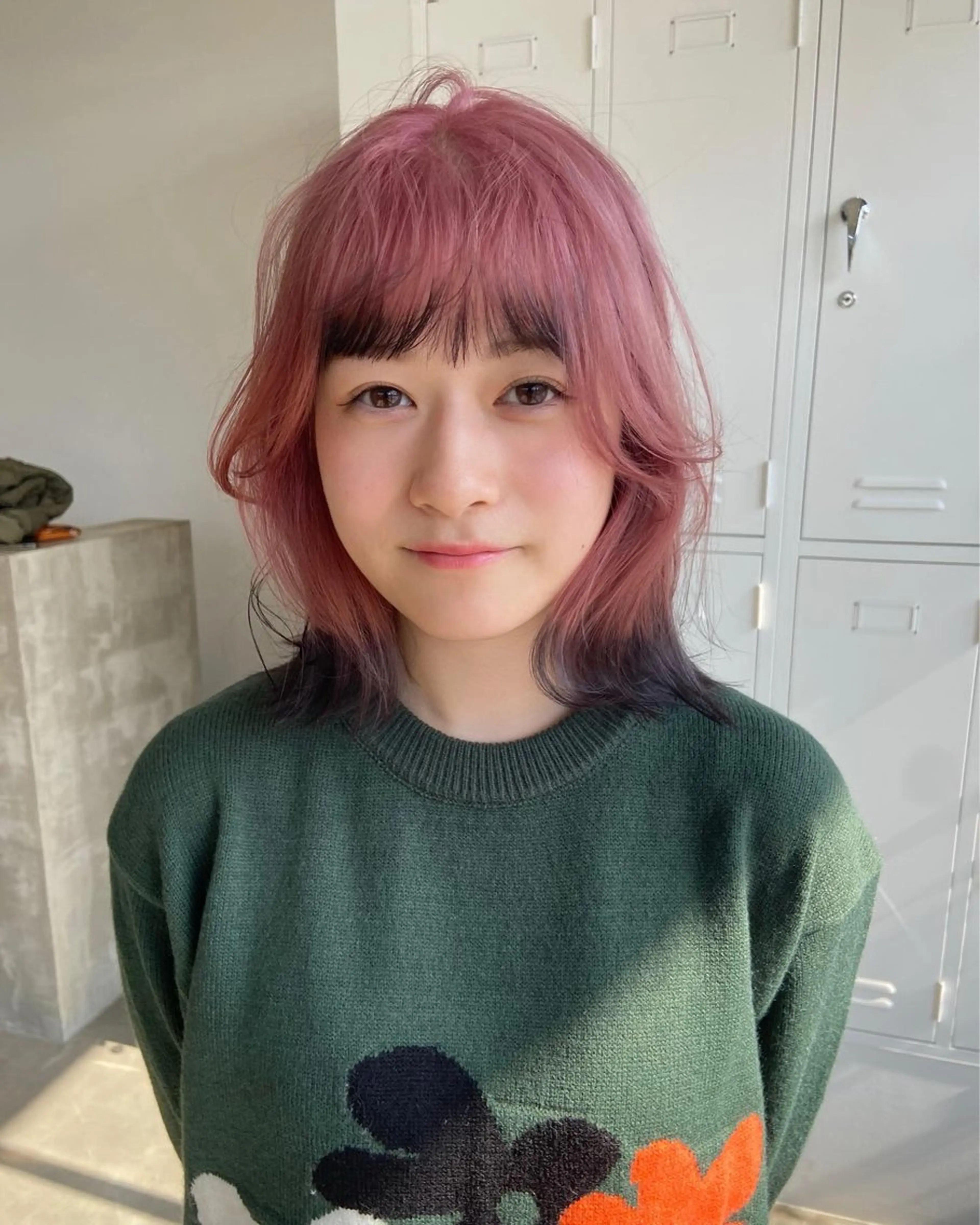 ミディアム カラー 黒髪 ブリーチ 山岸 未玖のヘアスタイル