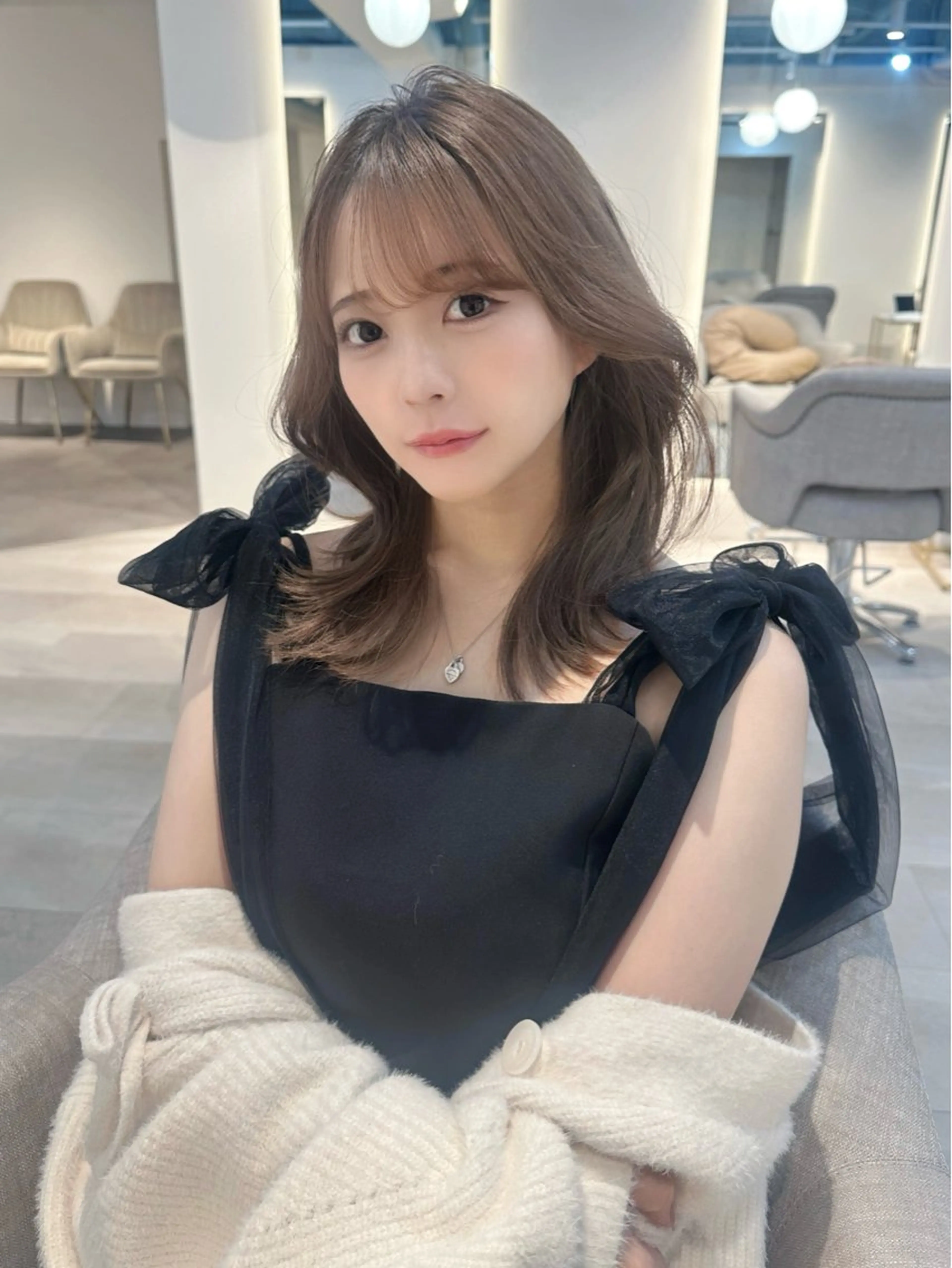 ミディアム レイヤーカット/ 透明感カラー🤍楓のヘアスタイル