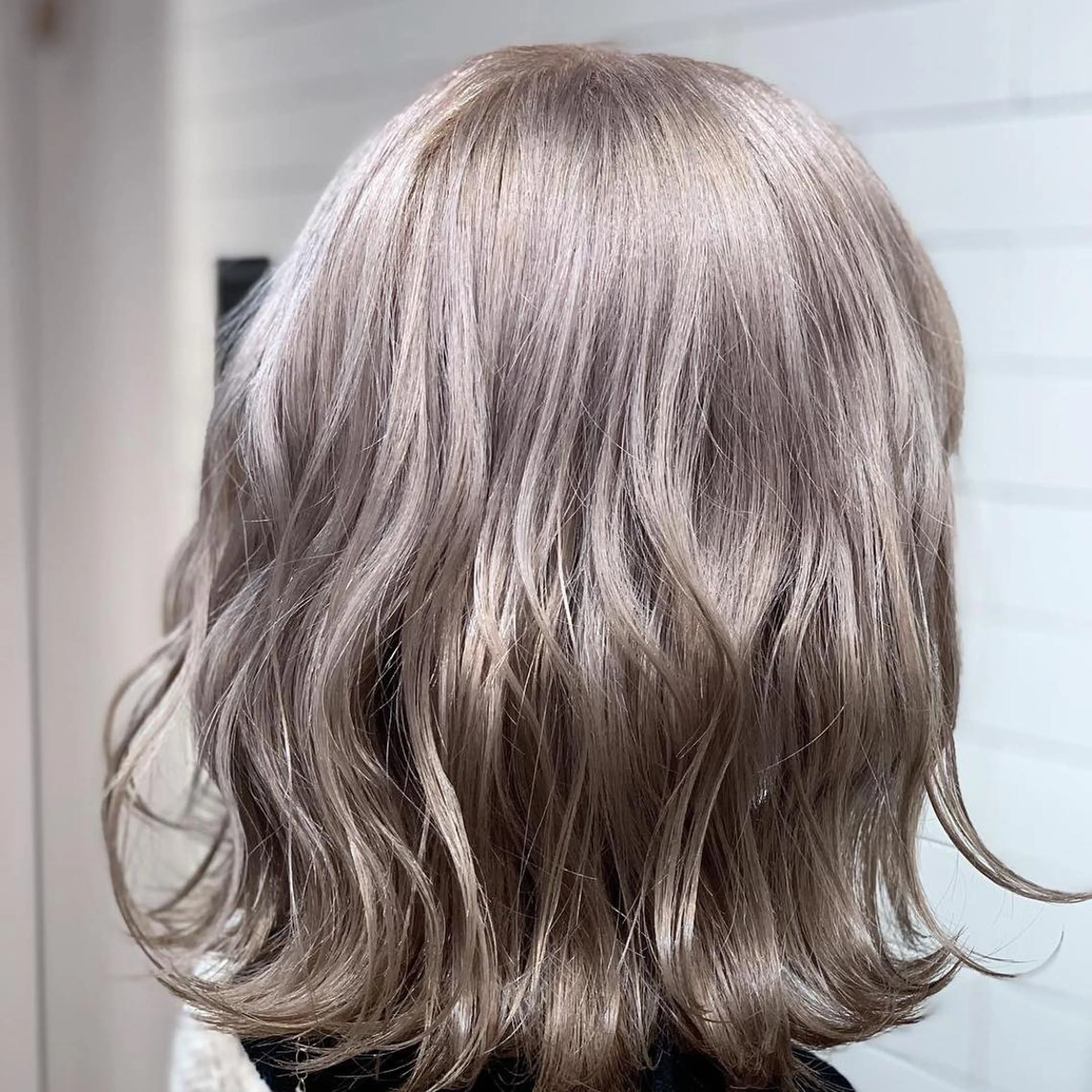 ミディアム カラー ヘアアレンジ 髪質改善×ハイトーン 中田啄也のヘアスタイル